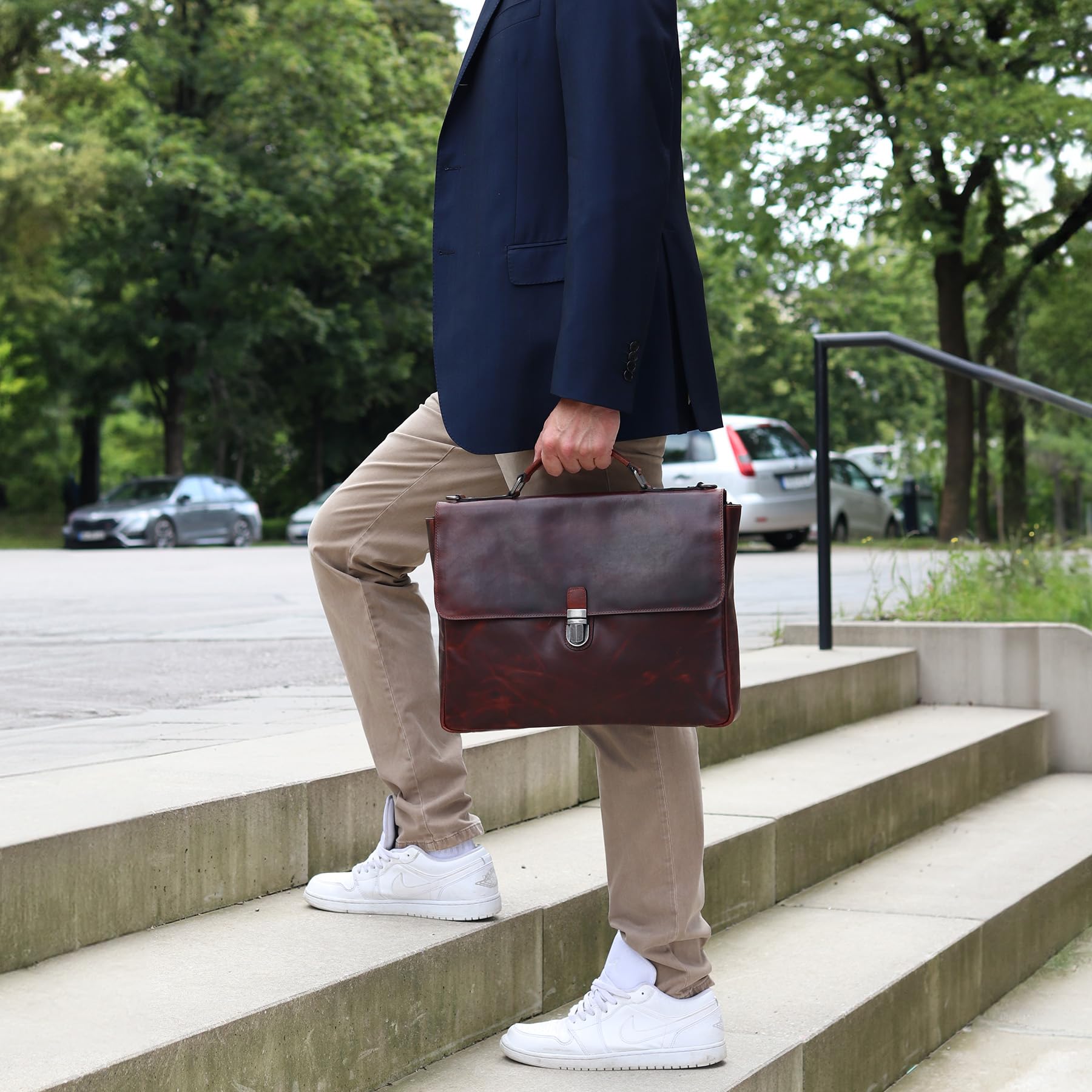 SID & VAIN große Aktentasche echt Leder - 15 Zoll Laptop Business-Tasche Adrian groß - Arbeitstasche Laptoptasche Herrentasche mit Laptop-Fach - Ledertasche Herren braun handgefertigt | Echtes Glattleder · Laptopfach 15 Zoll · Verstellbarer Schultergurt ·
