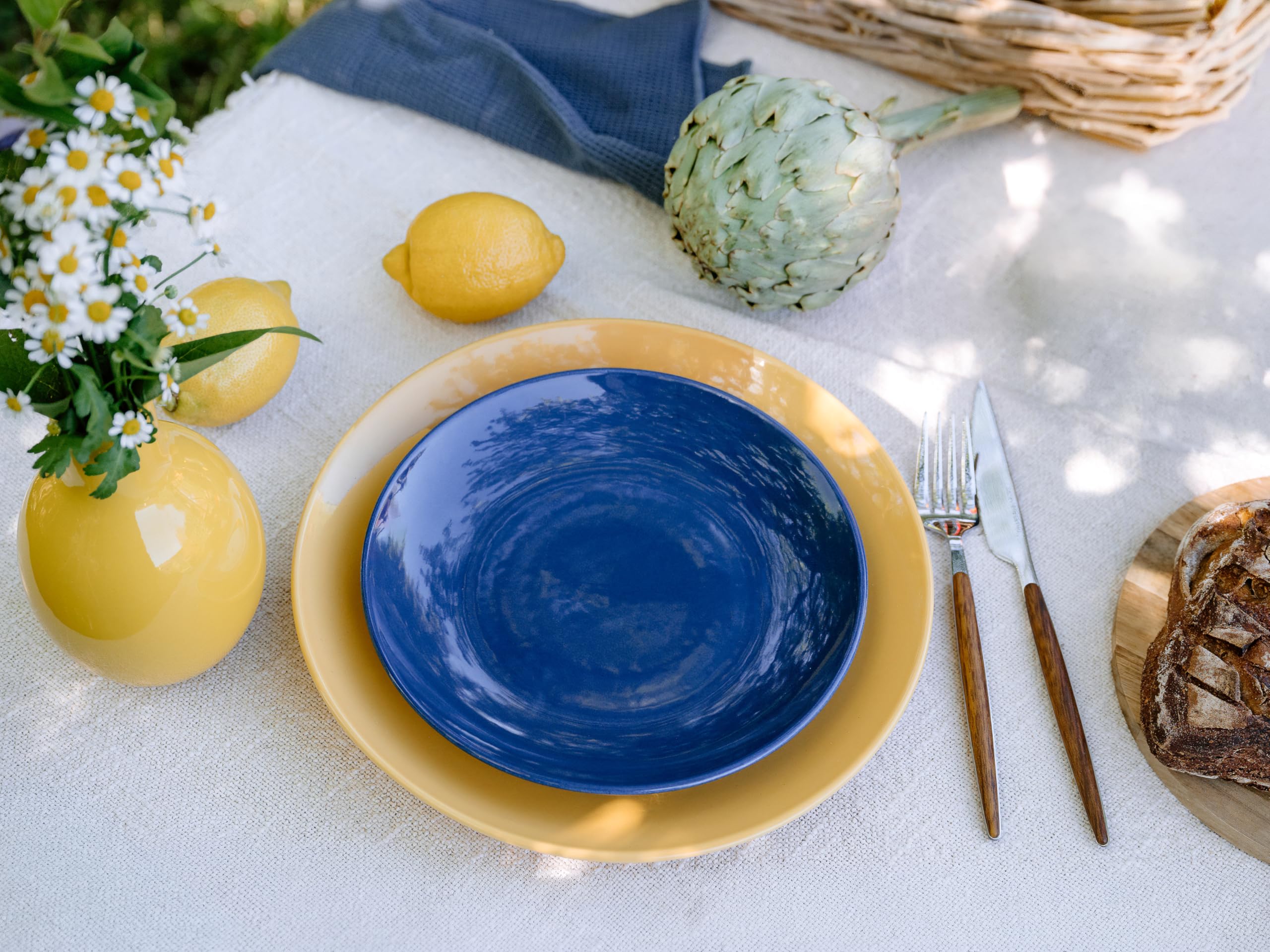 CreaTable, 25284, seria Joy Bunt, 12-częściowy zestaw naczyń dla 4 osób, zestaw talerzy z kamionki, nadaje się do mycia w zmywarce i używania w kuchence mikrofalowej, wysokiej jakości produkcja