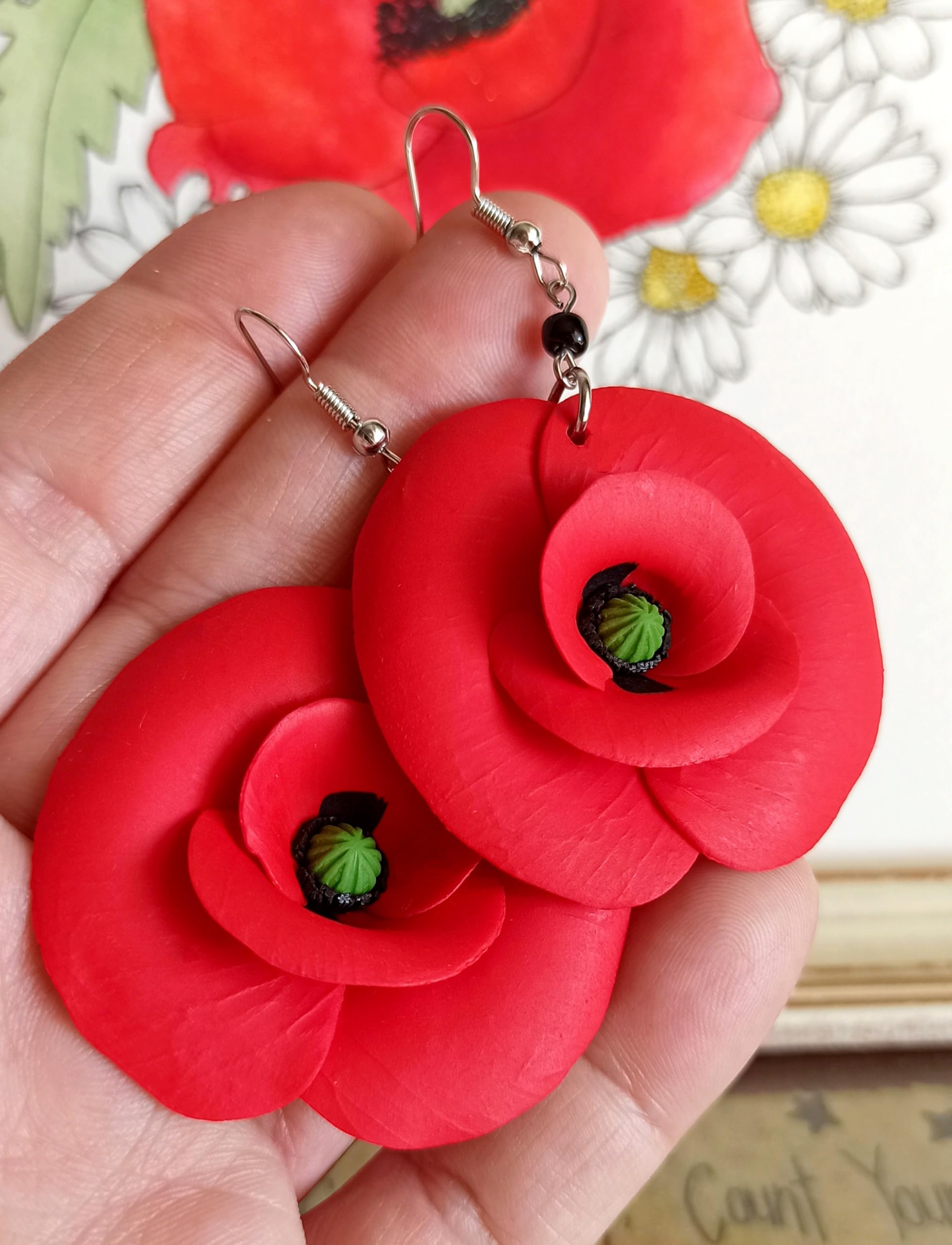 Boucles d’Oreilles Coquelicot Artisanales en Pâte Polymère Fait Main Made in Italy – Bijoux Floraux avec Acier Inoxydable et Perle Noire