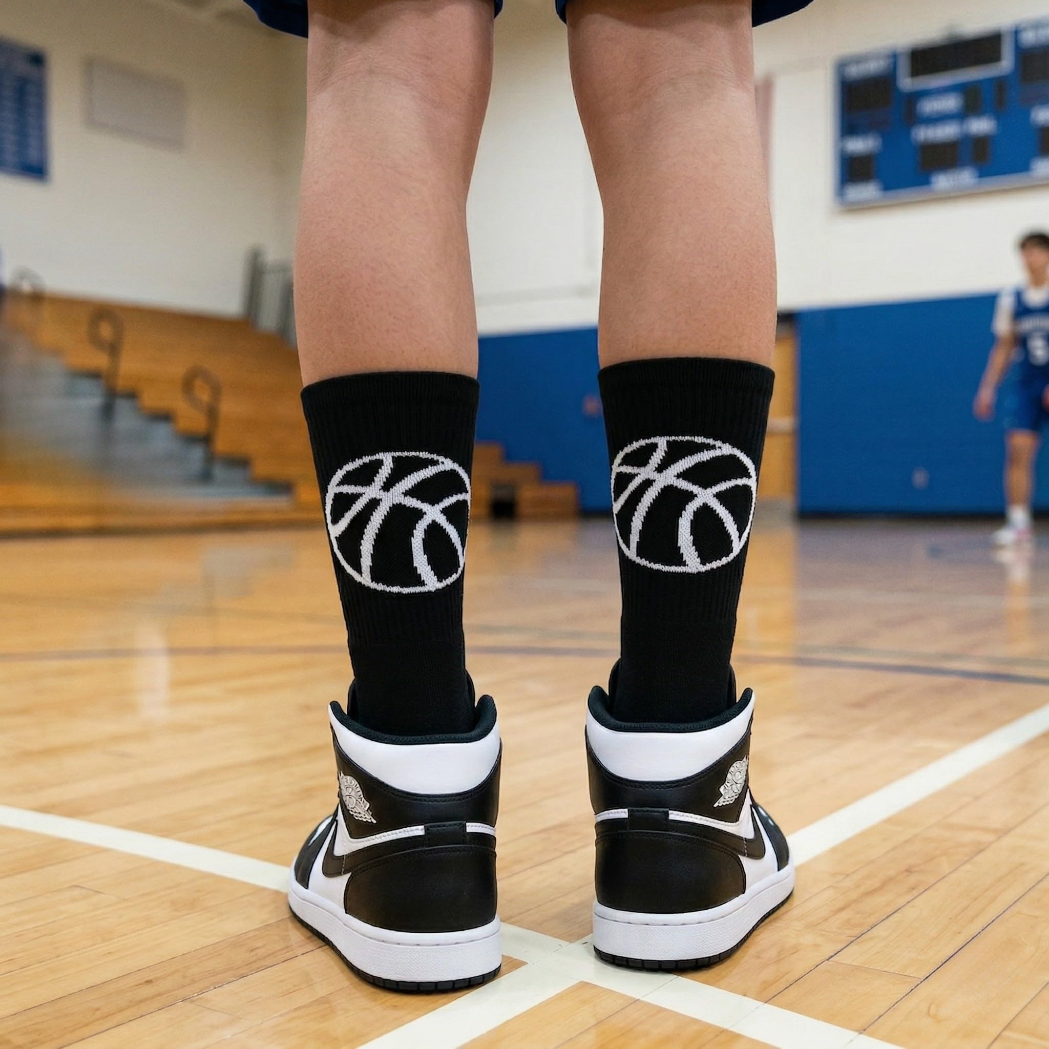 Chalktalk deportes Baloncesto de la mitad acolchada calcetines – Cool diseño de silueta de baloncesto – hombre 5 – 11 de mujer 6 – 12 - bk-00654, Básquetbol, One Size Fits Most, Negro/Blanco