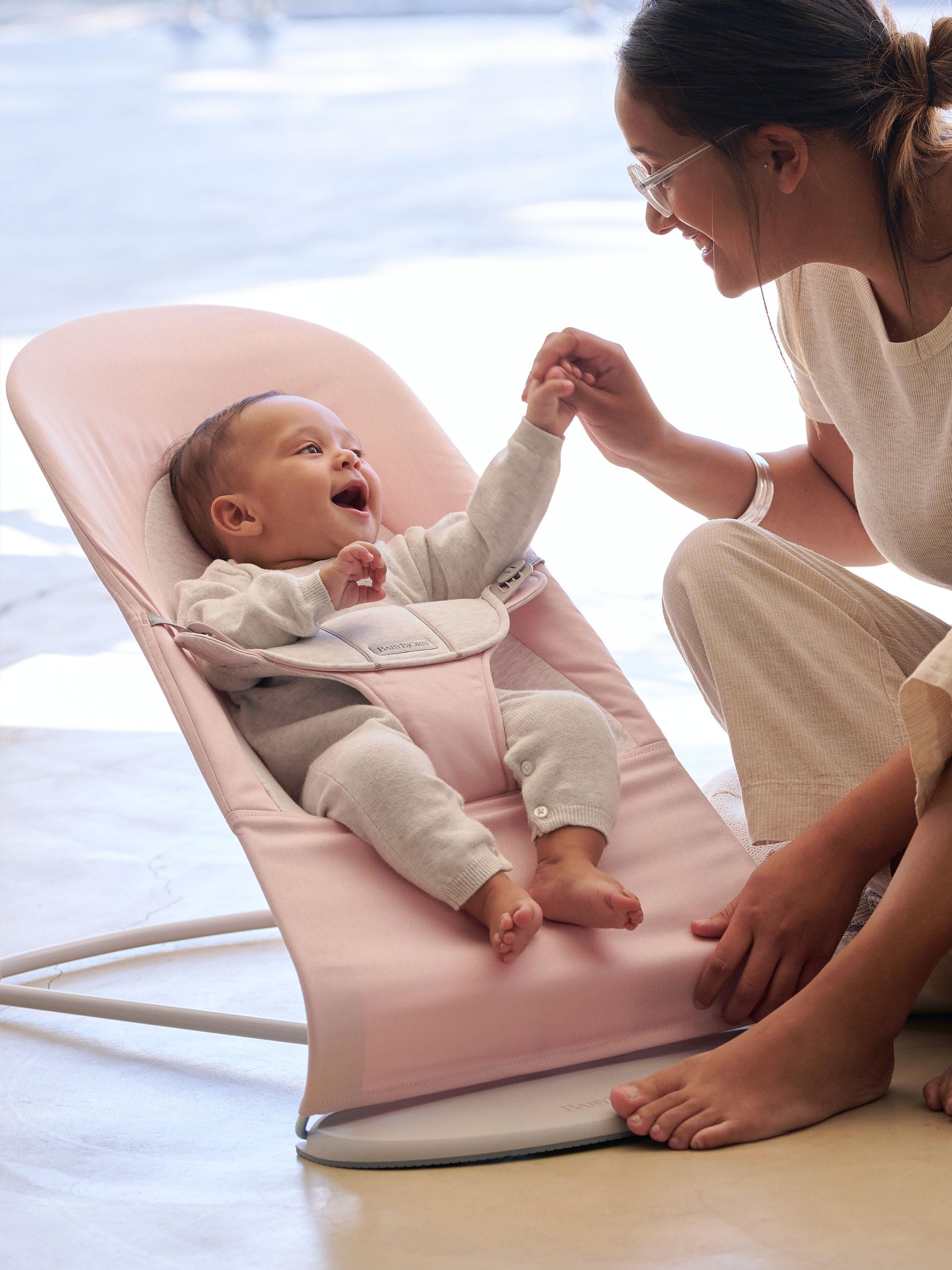 BabyBjörn Babywippe Balance Soft, Gewebt/Jersey, Hellrosa/Grau