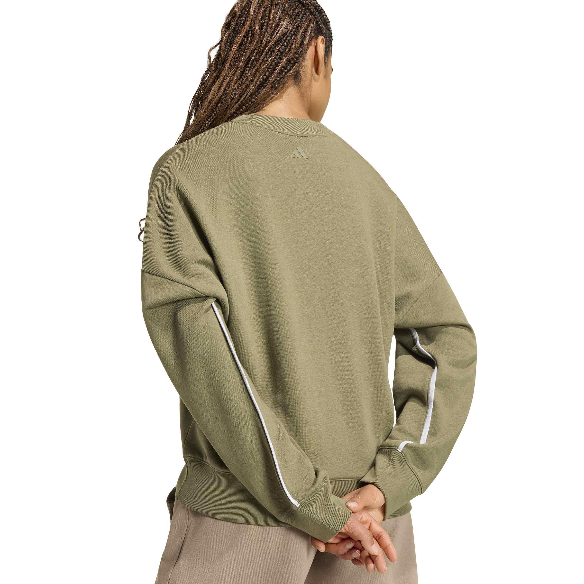 adidas Kobiety Seasonal Essentials Colorpop With Embroidered Graphic Sweatshirt, olive strata/lgh solid grey, XXL