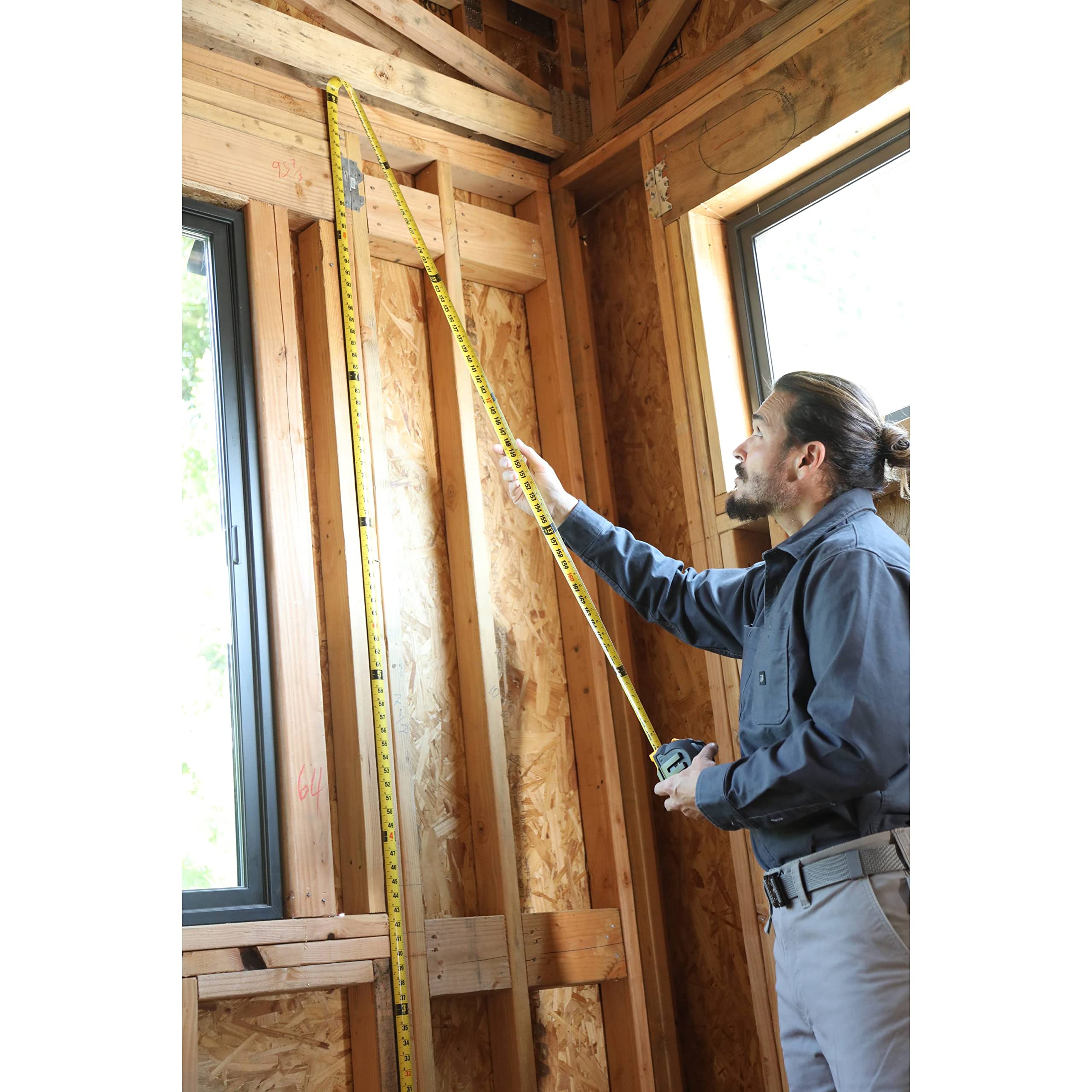ToughBuilt - Mètre à ruban ProBlade™ de 7,6 m avec fonctions de contrôle de la lame, lame de 3,2 cm de largeur facile à lire avec marquages double face à contraste élevé – (TB-H2-T-12225)