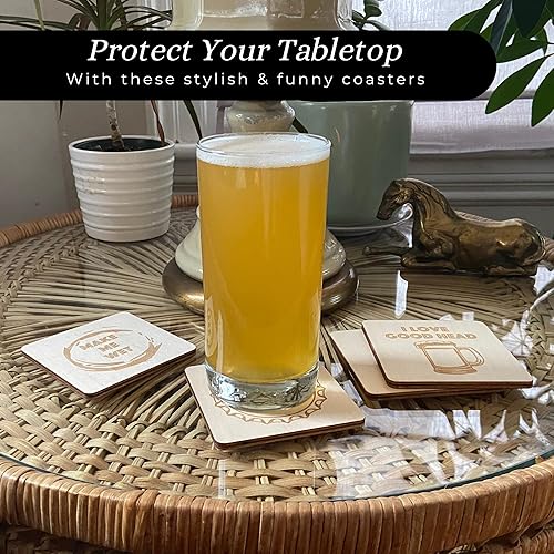 Miniatura 4 de Divertidos posavasos de madera con temática de cerveza con soporte, juego de 4 posavasos de regalo con diseños grabados con láser, decoración de bar