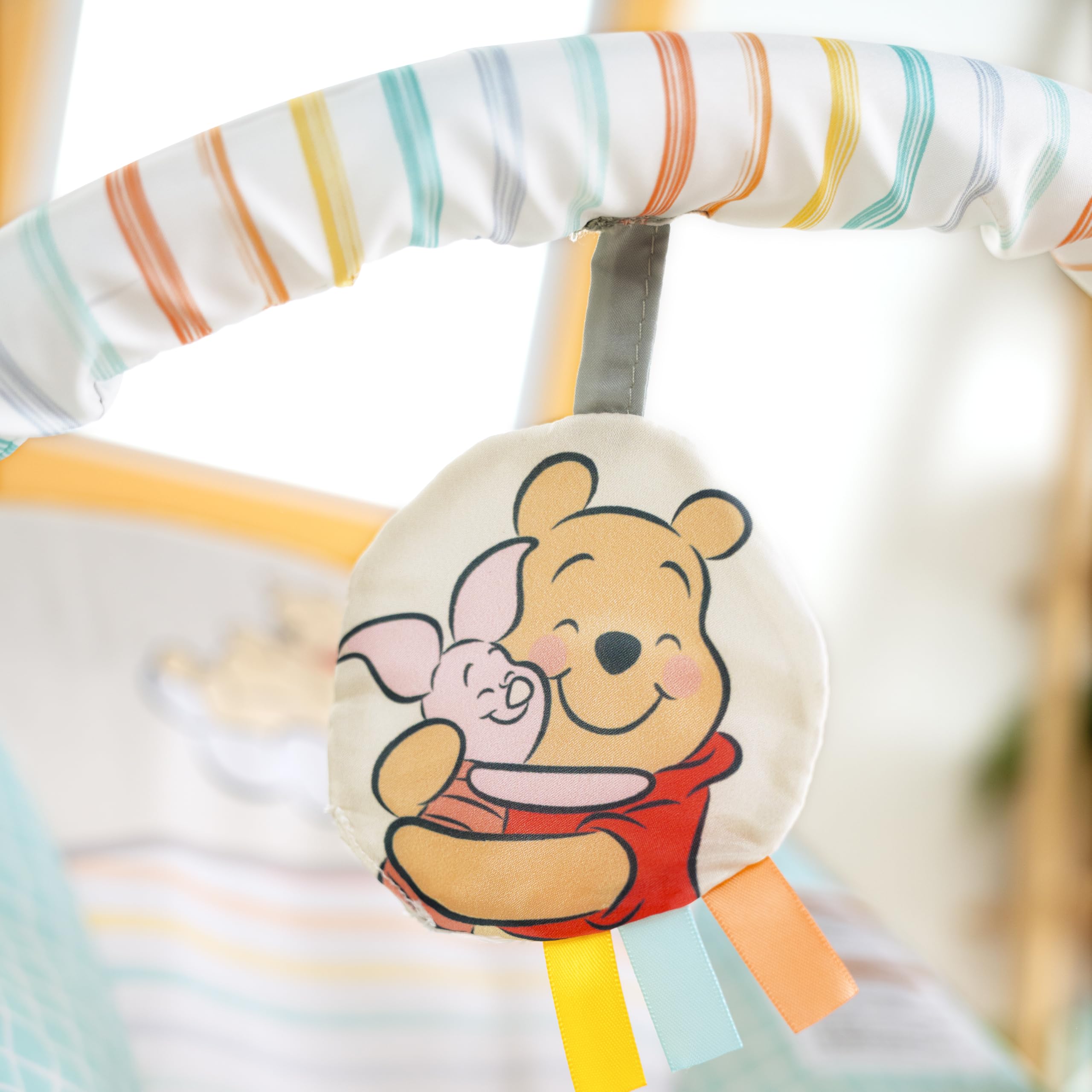 Disney Baby Winnie l’Ourson Hunny Hues – Transat Vibrant Bébé avec Arche et Jouets, Unisexe, Dès la Naissance