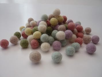 heidifeathers Handmade Felt Balls - Choose Size and Mix (1cm Pastels)
