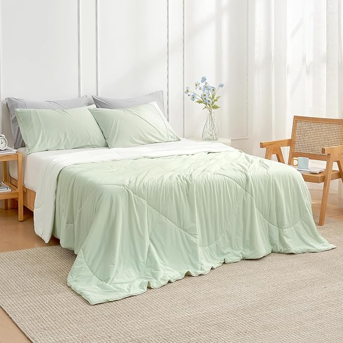 Cozy Bliss Cooling Comforter King Size, Cooling Blankets for Hot Sleepers and Night Sweats, Light Mint Green Cream Summer Comforter for King Size Bed, Breathable Soft Lightweight Silk Smooth