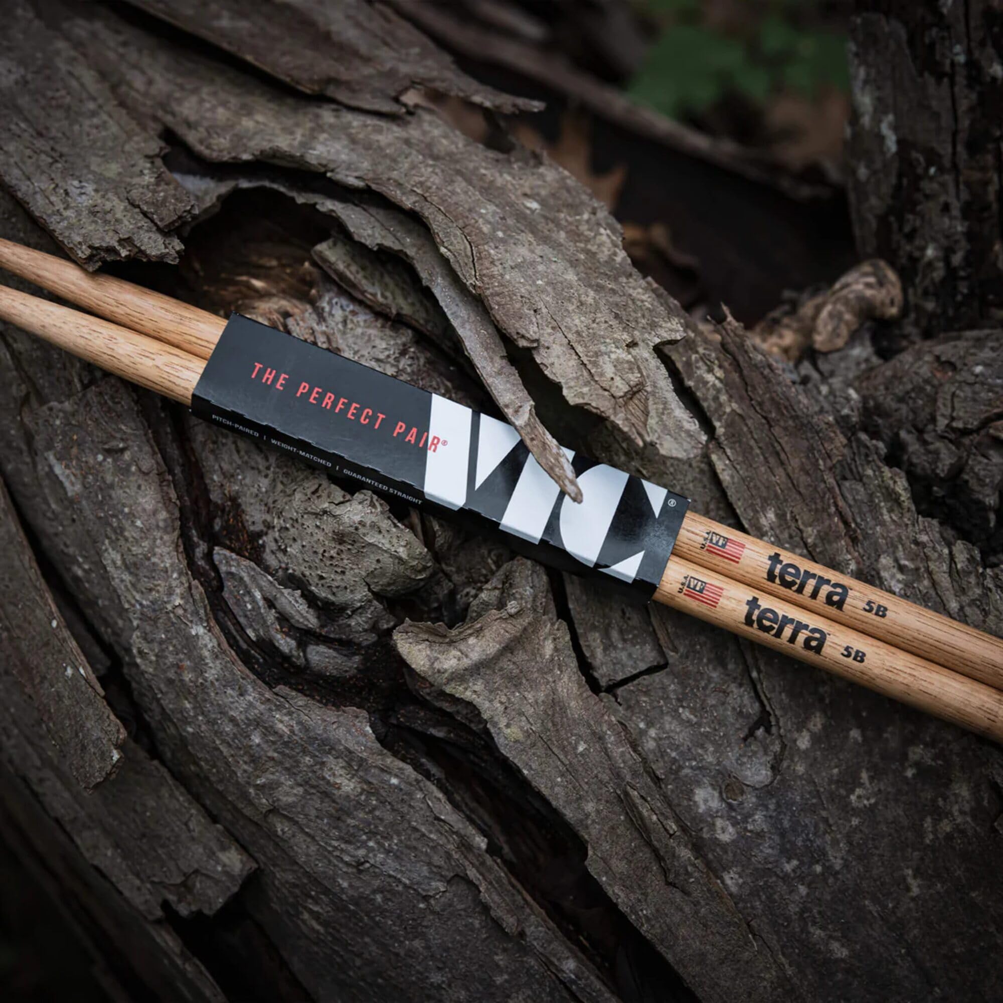 Vic Firth - Baquetas American Classic® Serie Terra 5BT - American Hickory - Punta de madera - Paquete de 4 pares
