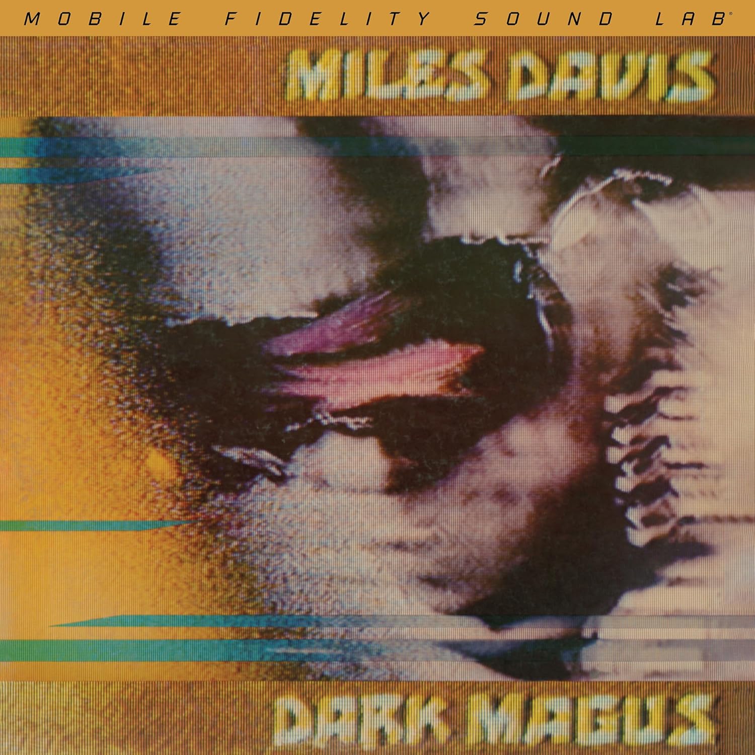 Dark Magus: Live At Carnegie Hall 1974 por Miles Davis — capa do álbum