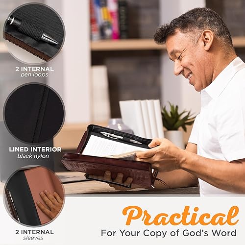 Miniatura 4 de Christian Art Gifts Portada de la Biblia clásica para hombre con nombres de Dios Éxodo 346, piel sintética marrón, talla M