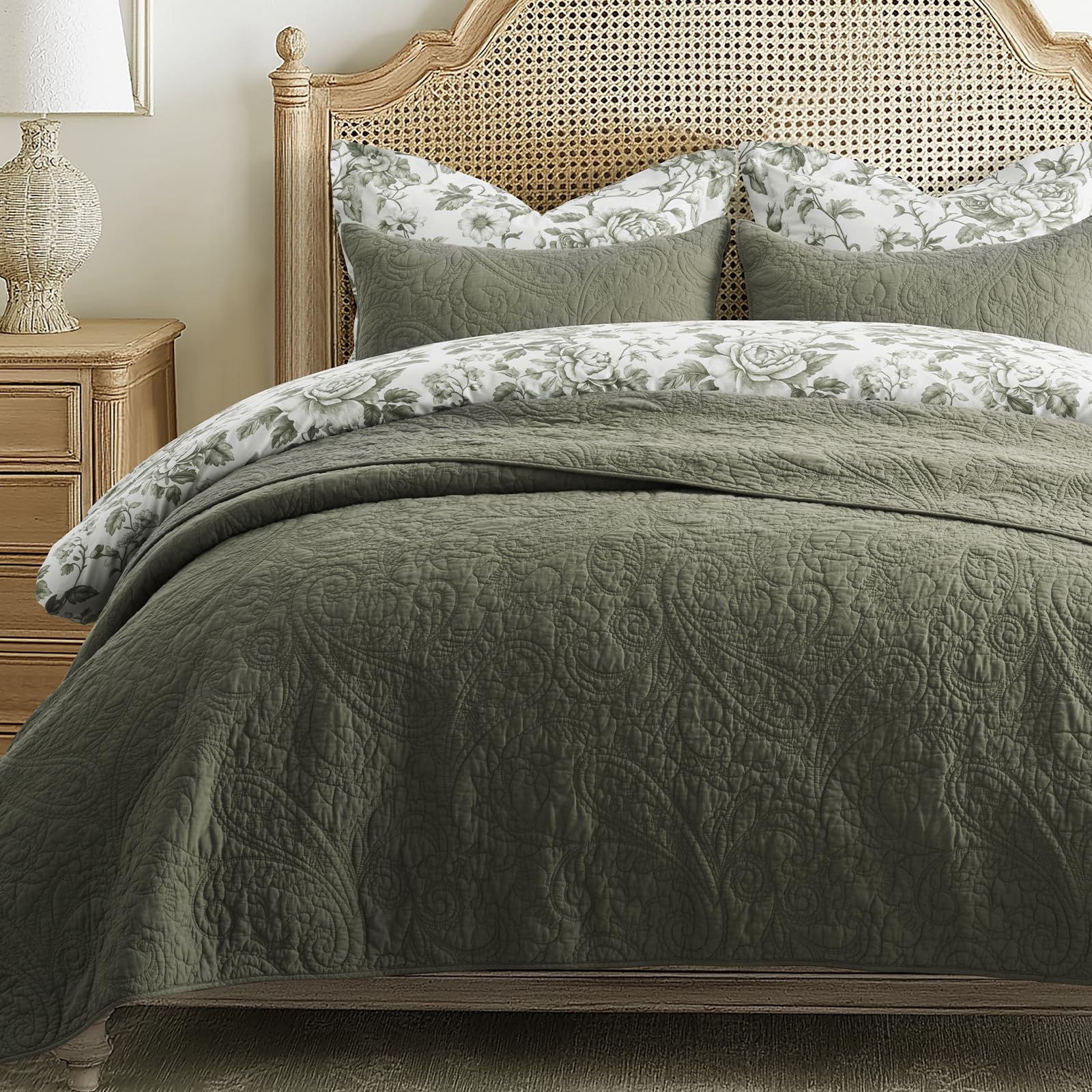 evergrace 100% cotton paisley quilt set, queen size 3 piece set – prewashed lightweight bedspread with 2 shams, soft & breathable coverlet for all-season comfort, olive green | paisley stitch, 100% cotton, pre washed, oeko-tex certified, soft, lightweight