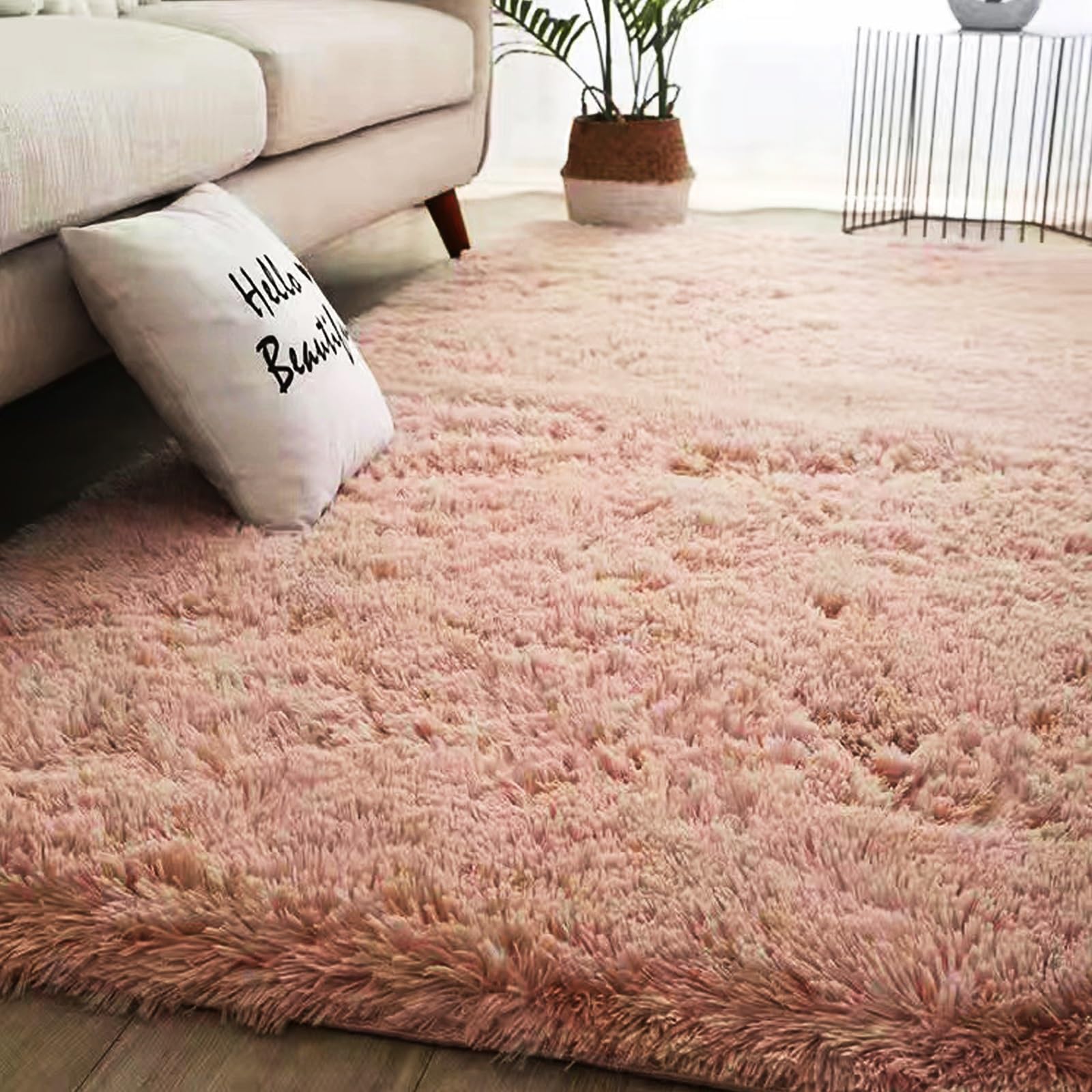 Tapis de salon antidérapant fini les glissades avec ce modèle doux
