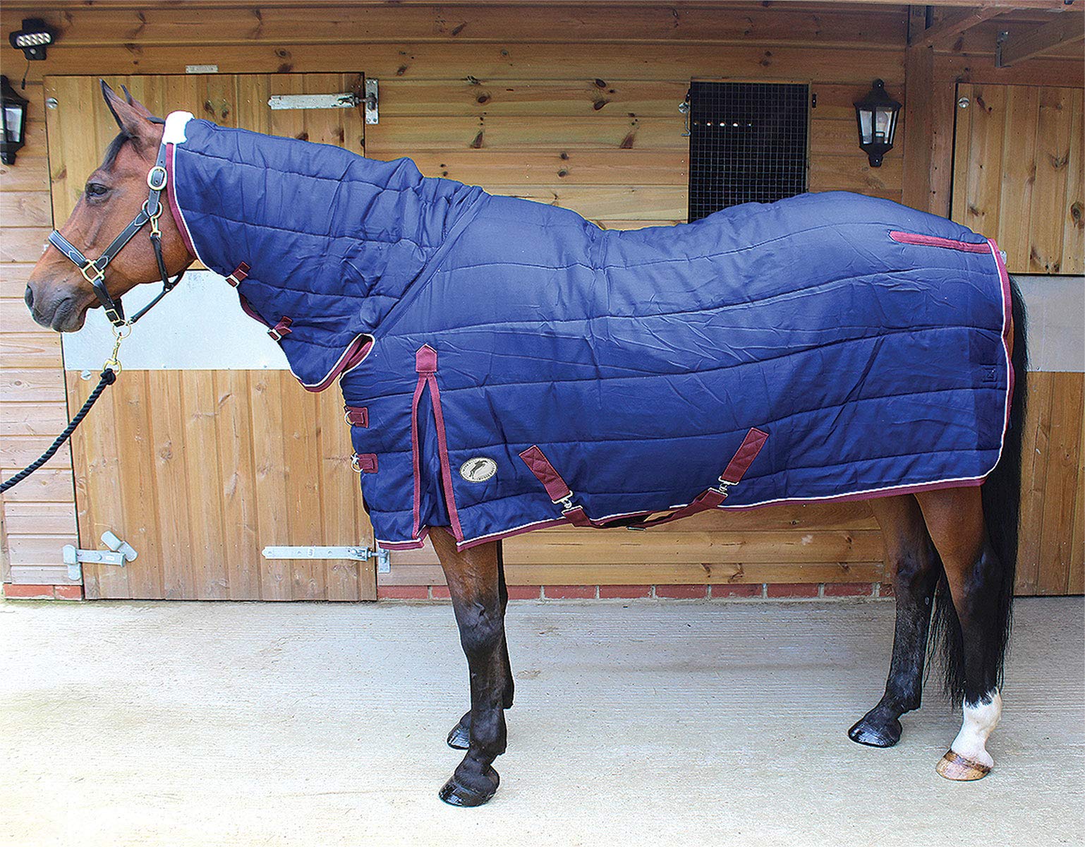 Snapklik.com : Mediumweight Quilted Combo Stable Rug 6ft6 Navy