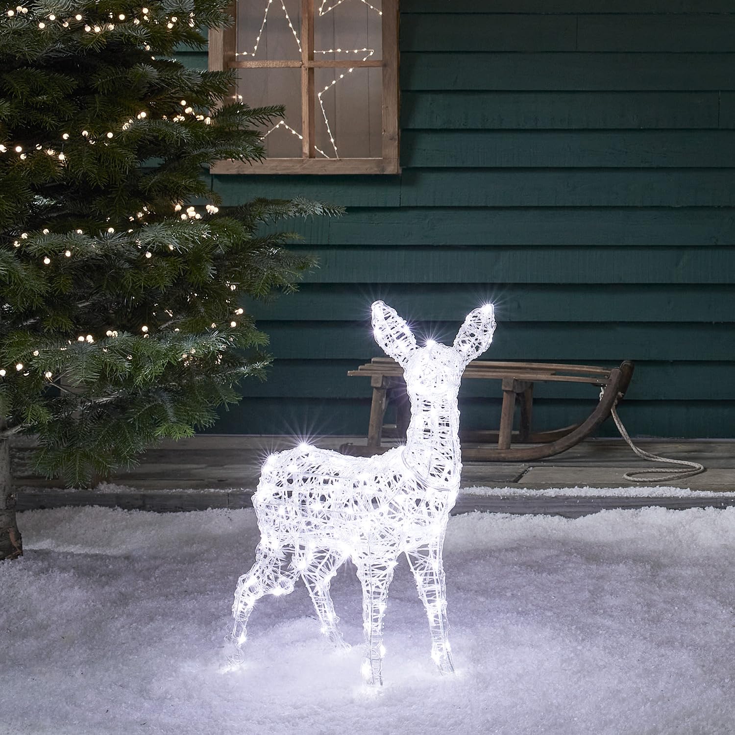Lights4fun 3-in-1 Swinsty LED Rentier Figur Kind 77cm Batteriebetrieben Timer Weihnachtsbeleuchtung Außen und Innen