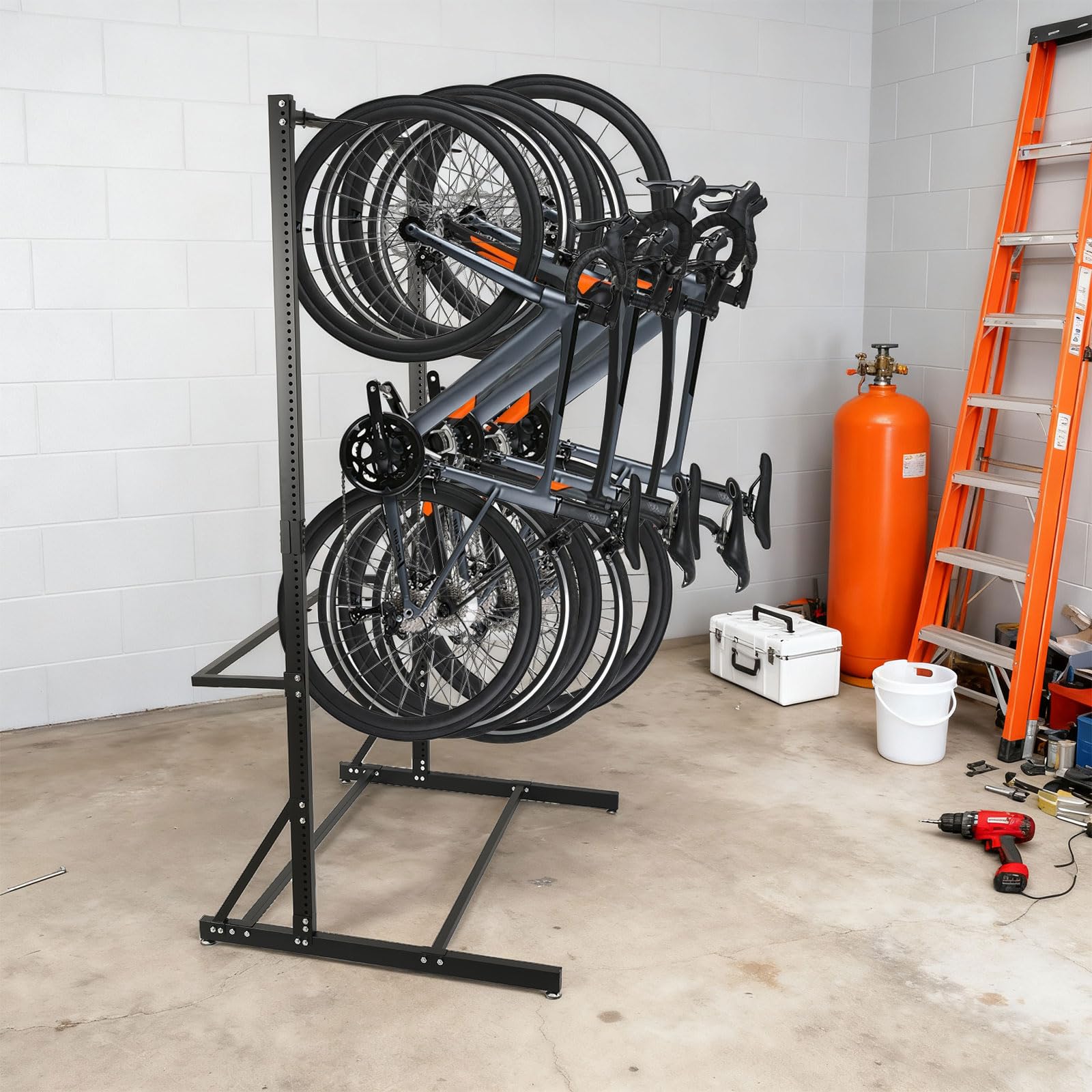 Freistehender Fahrradständer für 5 Fahrräder, 160KG Vertikaler Fahrradständer mit 5 Fahrradhaken & 6 Helmhaken, Metall Fahrradhalter für Garage Keller Fahrradgeschäft