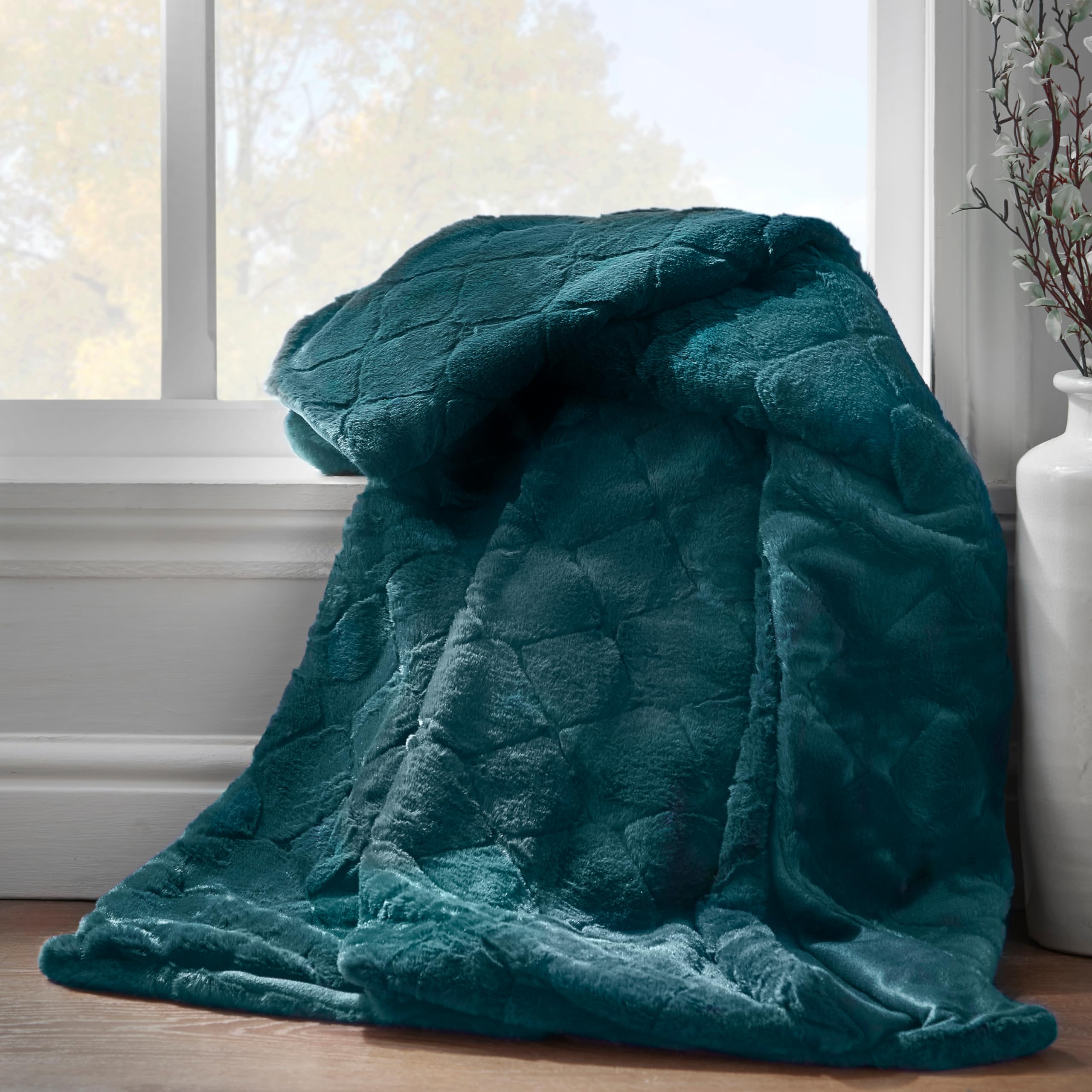 Catherine Lansfield Cosy Diamond Throw Range
