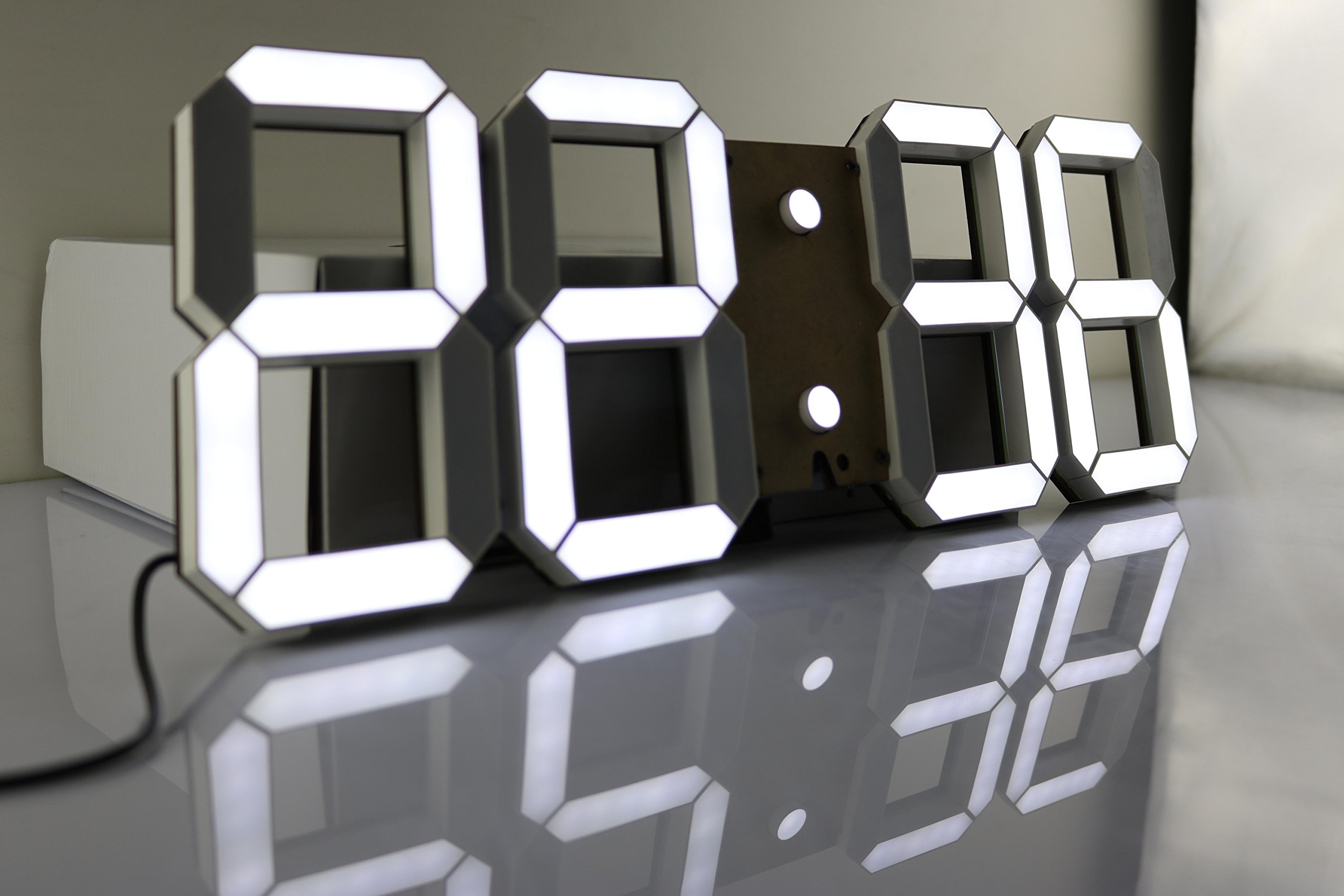 Bestland Duży cyfrowy zegar ścienny LED, pilot zdalnego sterowania, duże cyfry, design 3D, budzik z termometrem, kalendarzem, drzemką, alarmem, odliczaniem, godzinami/minutami, biały wyświetlacz LED