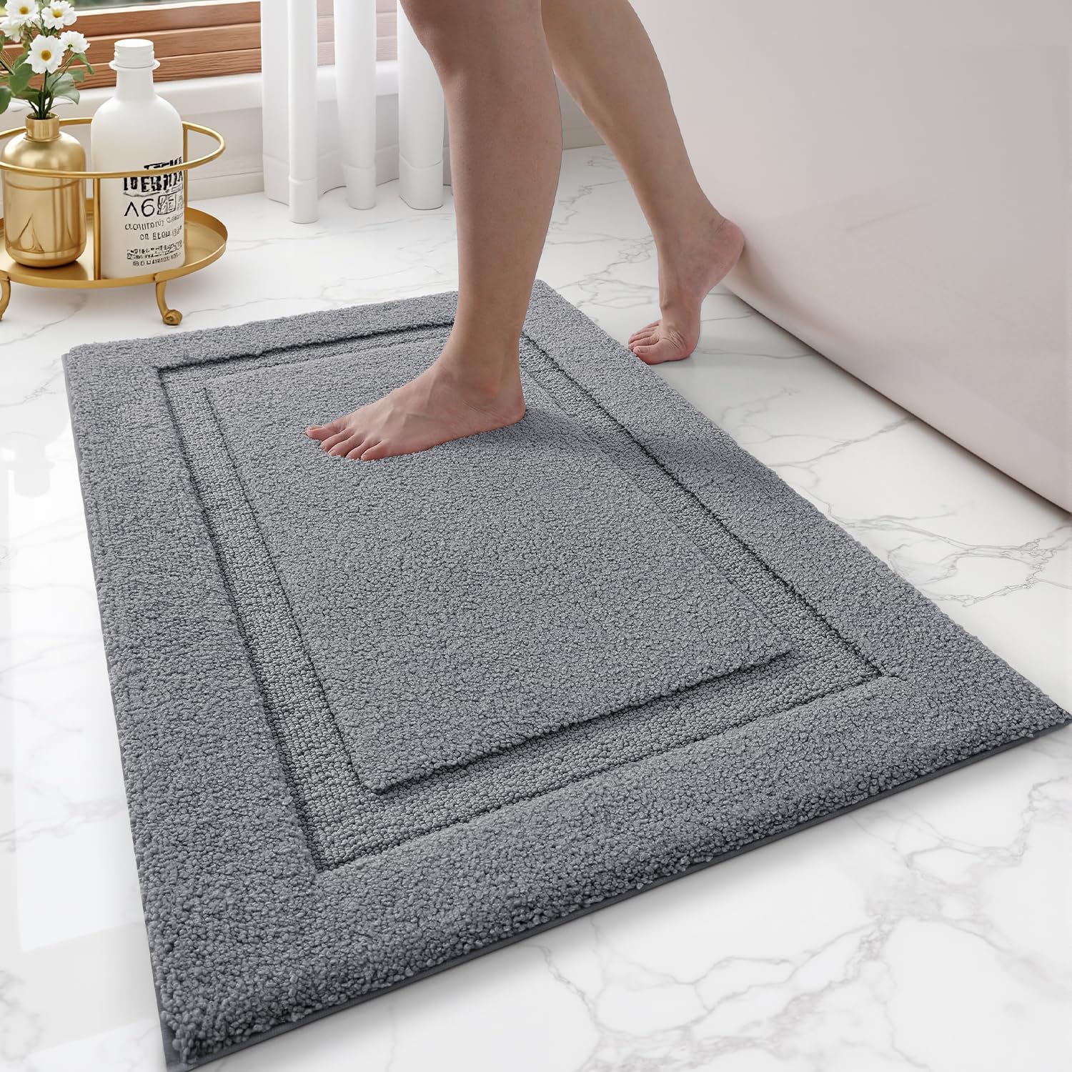 LUMI Microfibre Bath Mat, Ultra Soft Absorbent Non Slip Bathroom Mats, Machine Washable Extra Fluffy Bath Mats Rugs for Shower & Tub, Grey, 40 x 60 cm