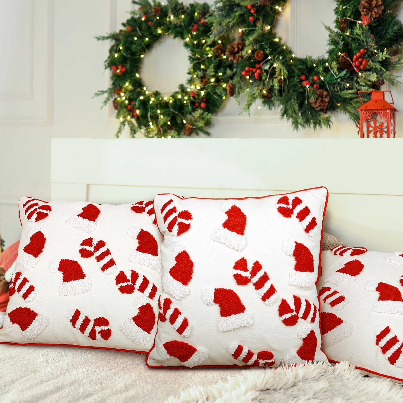 Whaline Lot de 2 housses de coussin touffetées de Noël avec bonnet de Noël rouge et blanc - 45,7 x 45,7 cm