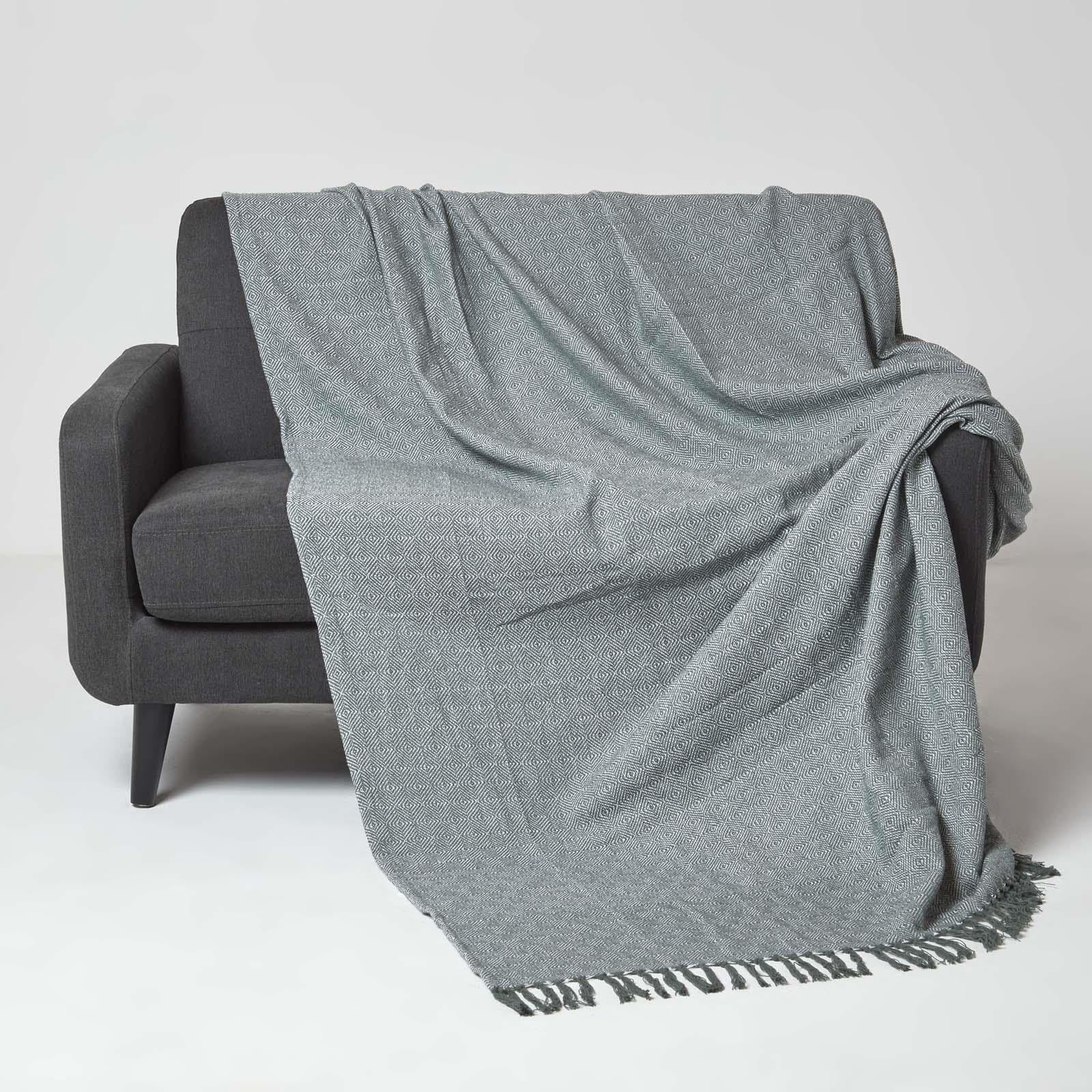 Homescapes Green Handwoven Throw 225 X 255 Cm Geometric 100% Cotton Throw Blanket With Tassels Thick All Season “Malda” Bedspread For Bed Or Sofa Cover