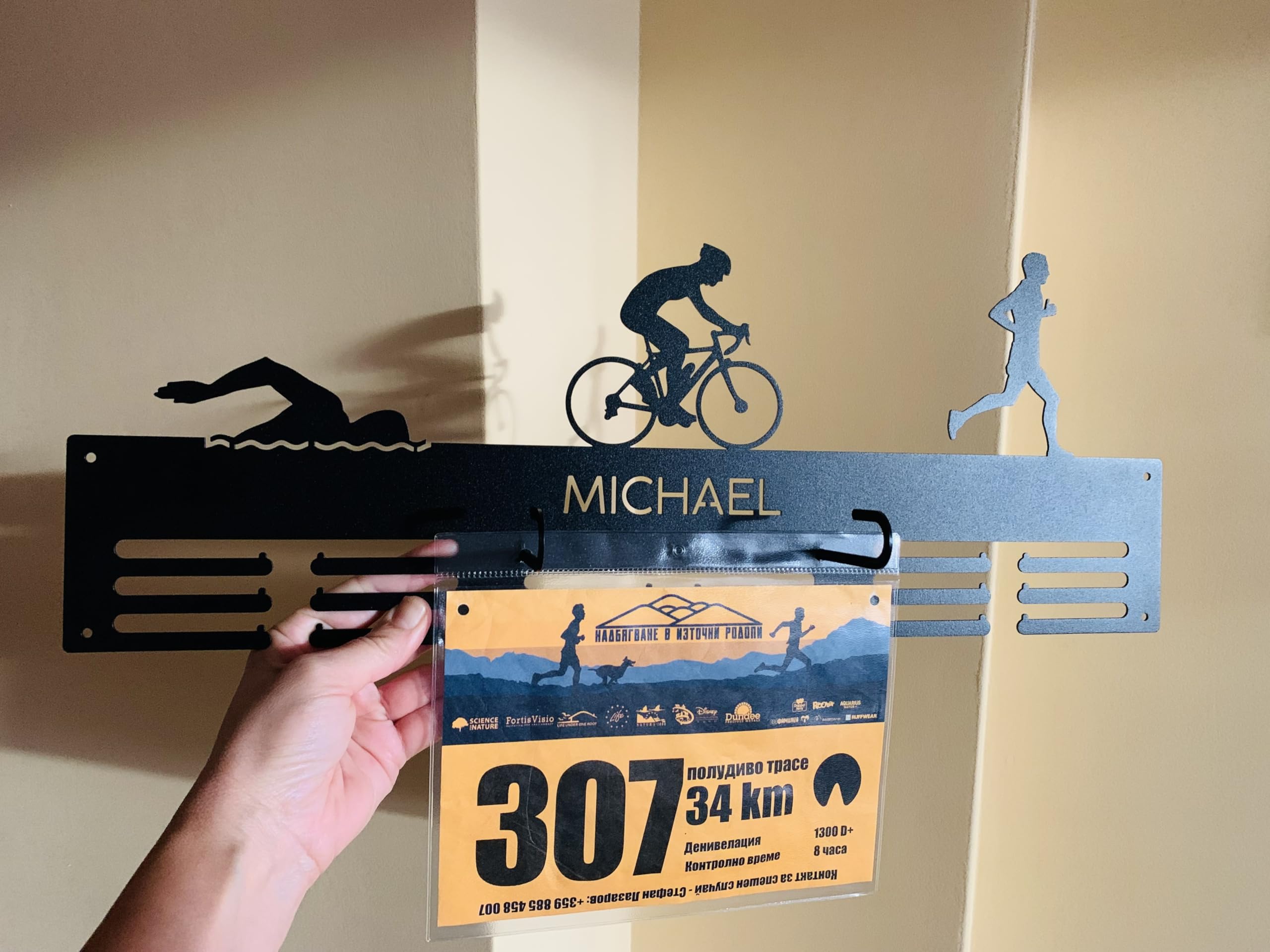 Porta Medallas con Nombre Personalizado, Triatlón Figuras Deportivas, Colgador de Medallas Triatleta, Medallas y Dorsales, Natación, Bicicleta, Correr, Atletas, Metal, Soporte de Exhibición