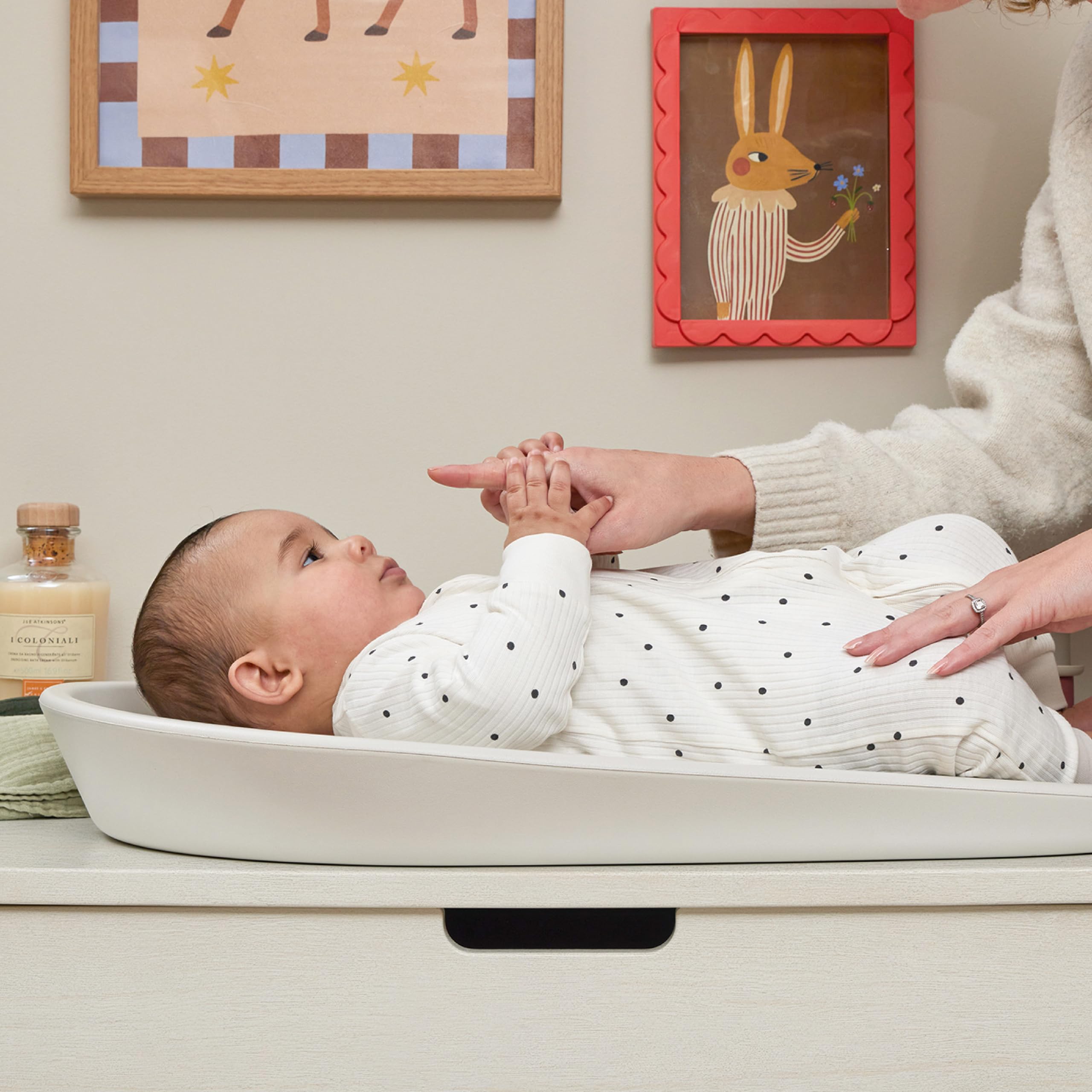 Shnuggle Squishy mata do przewijania niemowląt, miękki i ciepły materiał piankowy jest ładniejszy dla niemowląt, idealna na zmianę pieluchy/pieluch, antypoślizgowa, łatwa do czyszczenia, zmywalna