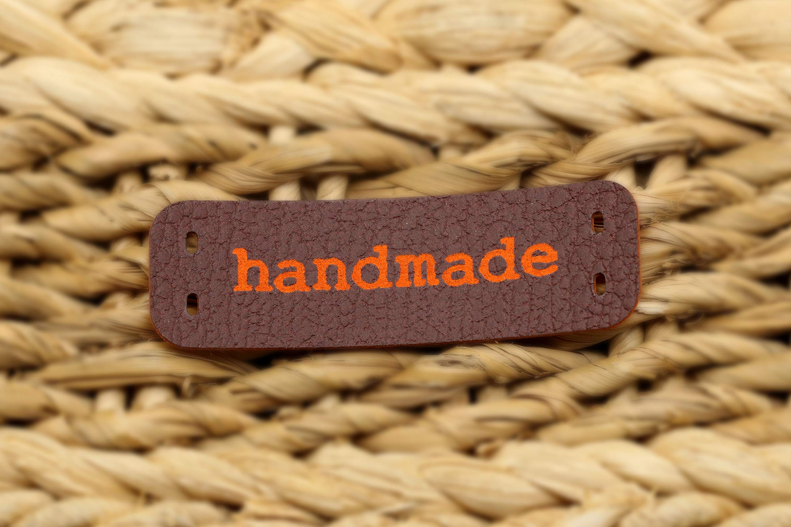 3DP Handmade Etichette Personalizzate PU Piane - Arancione-Marrone MOD HMC - Etichette rettangolari Etichette Handmade da Cucire Fatto a Mano in Italiano (30 Pezzi - Testo Personalizzato)