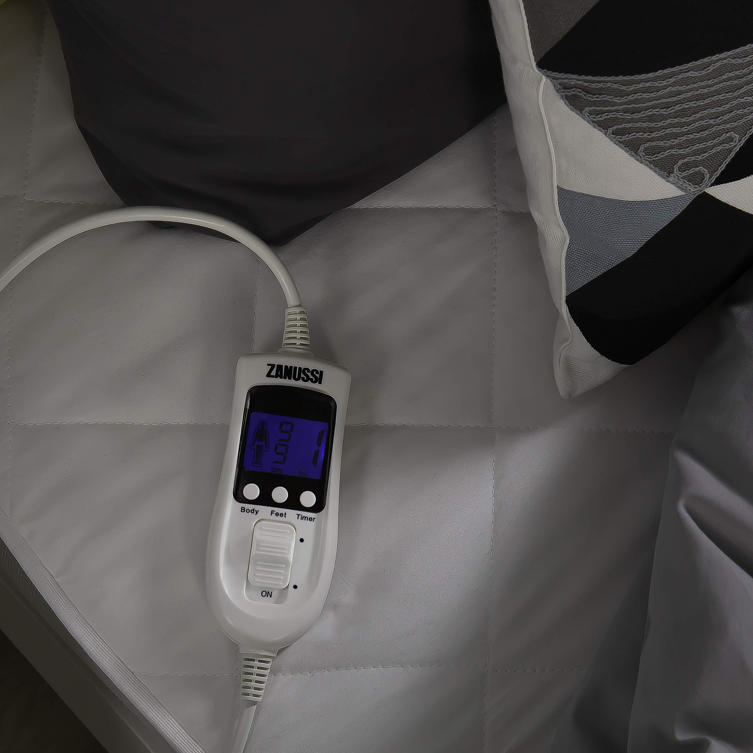 Zanussi Single Electric Blanket Mattress Protector 9 Heat Settings, Low  Energy u0026 Energy Efficient, Machine Washable, Overheat Protection, 100 X 200  cm, 60W, White ZESB7001, 2 Year Guarantee : Amazon.co.uk: Home u0026 Kitchen
