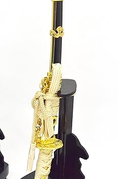 日本の伝統武具 兜　弓太刀揃え　屏風　一式　新品未使用 日本の伝統武具 兜 弓太刀揃え 屏風 一式 新品未使用 Amazon | 弓
