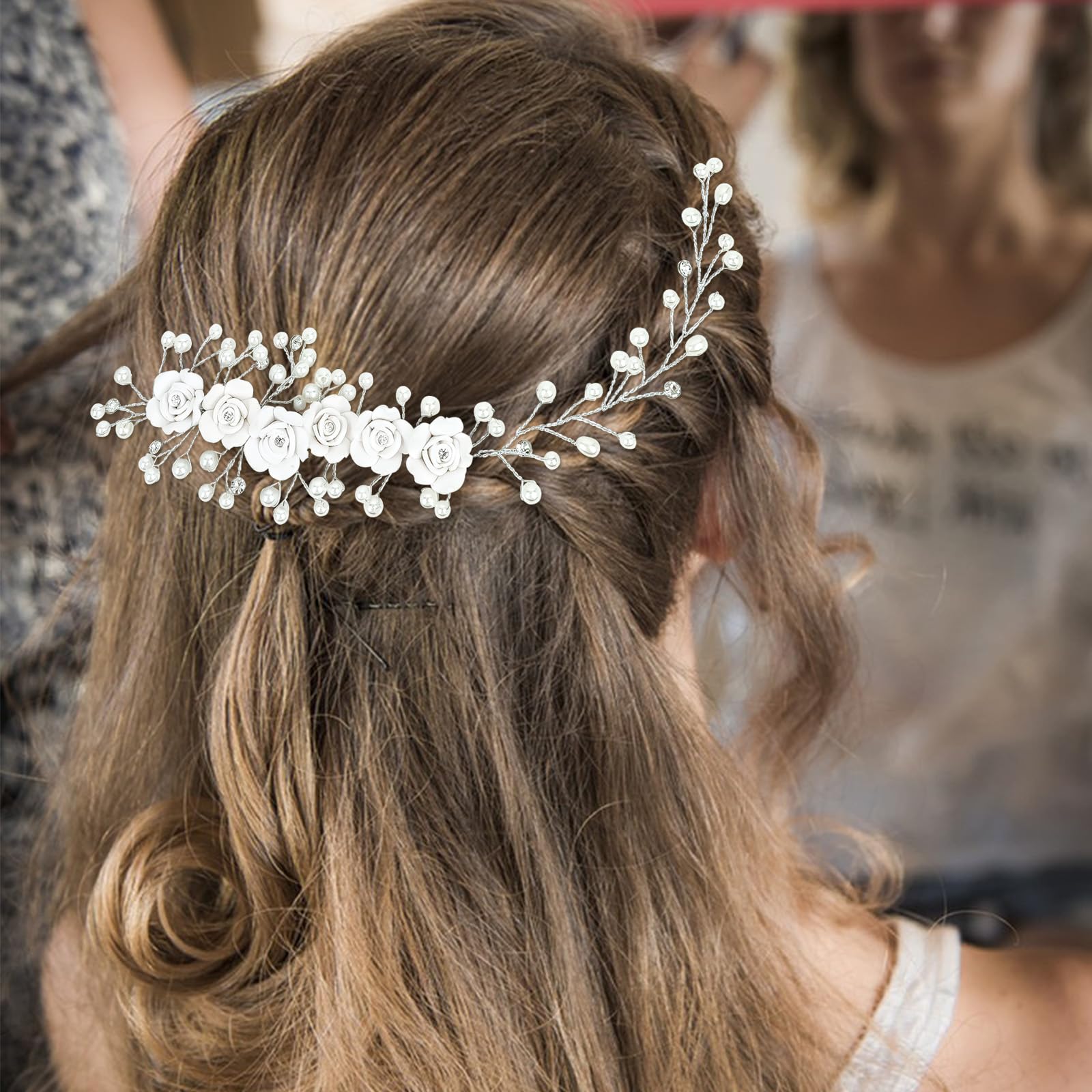 Bride Wedding Hair Comb Wedding Hair Pieces for Brides Pearl Hair Combs for Women Flower Bridal Headpiece Accessories Bridal Hair Accessories Wedding