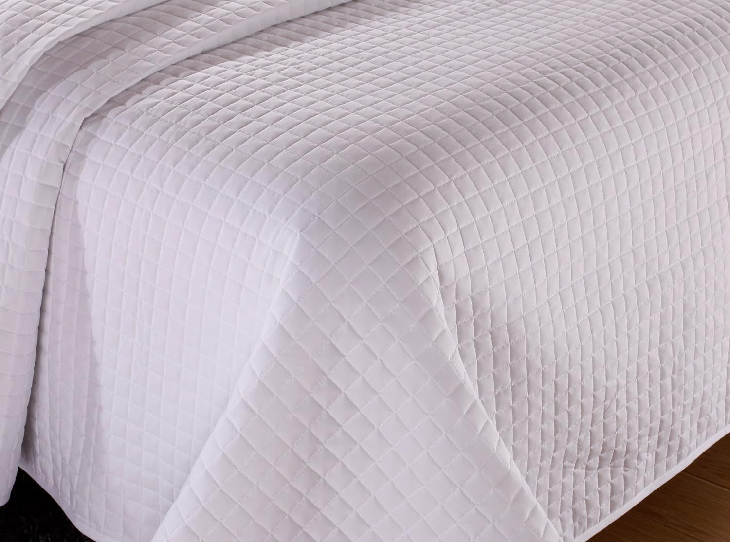 Everest Supply Full White Solid Color Box Stitch Quilted Bedspread Coverlet 86 by 86 inches Plus 2 Standard Shams 20 by 26 inch Breathable Reversible Bed Cover for Homes,Hotels,Motels, Rentals 4 lbs