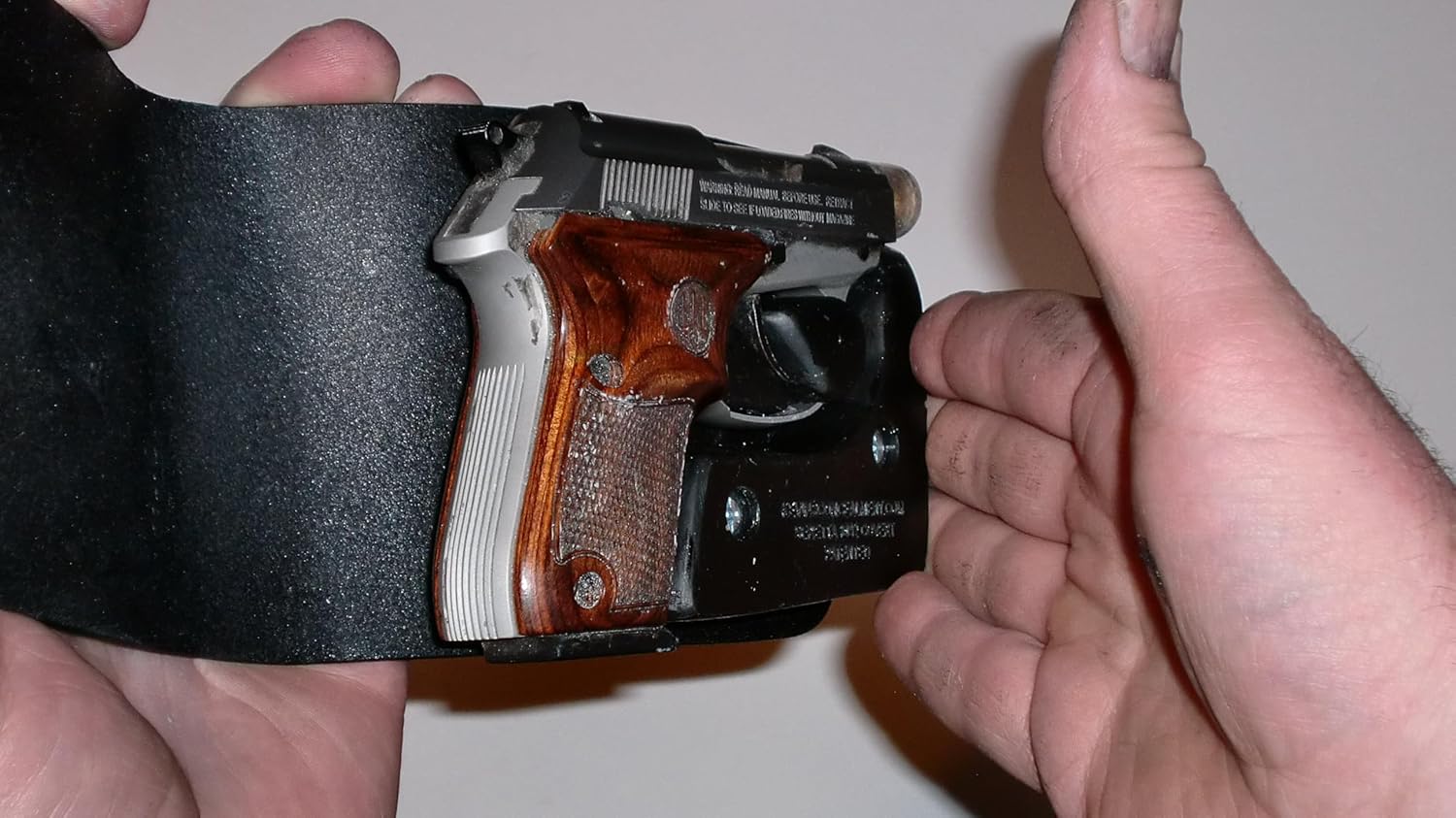Wallet Holster for Full Concealment - Beretta 3032 Tomcat