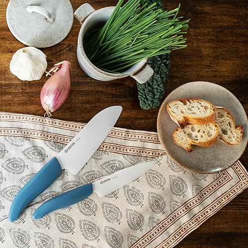 Vista 11 de KYOCERA Revolution Juego de cuchillos de cerámica de 2 piezas: cuchillo de chef para tus necesidades de cocina, cuchillo Santoku de 5.5 pulgadas