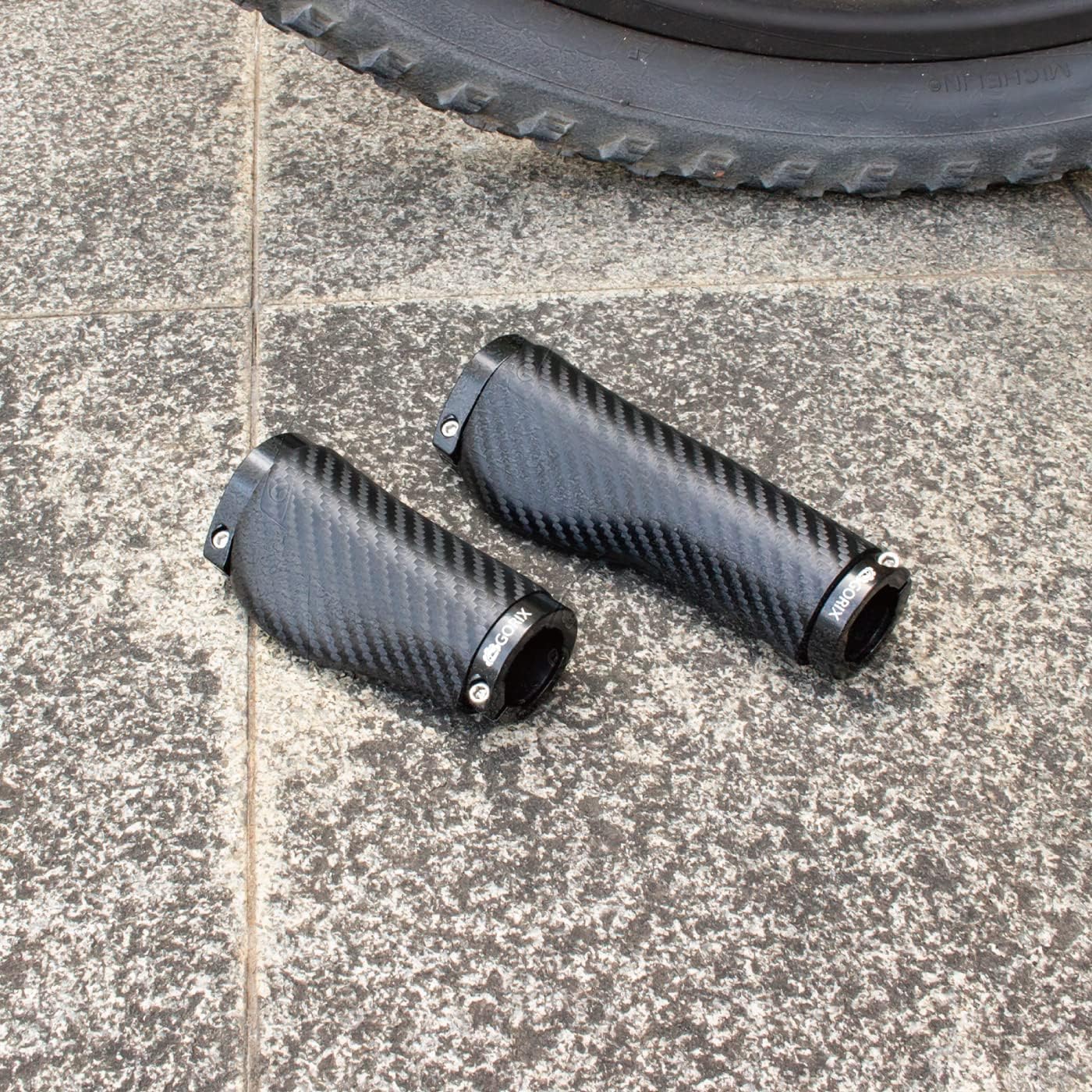 GORIX Bike Ergo Grips Bar End Cycle Double Lock On Carbon Pattern Handlebar Mountain Bicycle MTB [94mmｘ94mm・130mmｘ94mm・130mm×130mm](GX-BONC6) (Long:130mm×Short:94mm)