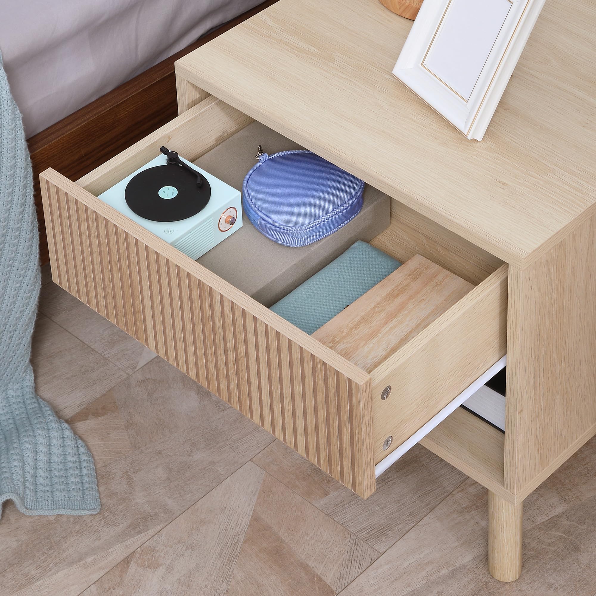 HOMCOM Comodino Moderno con Cassetto e Ripiano Aperto in Truciolato, 47x47x50 cm, Color Legno
