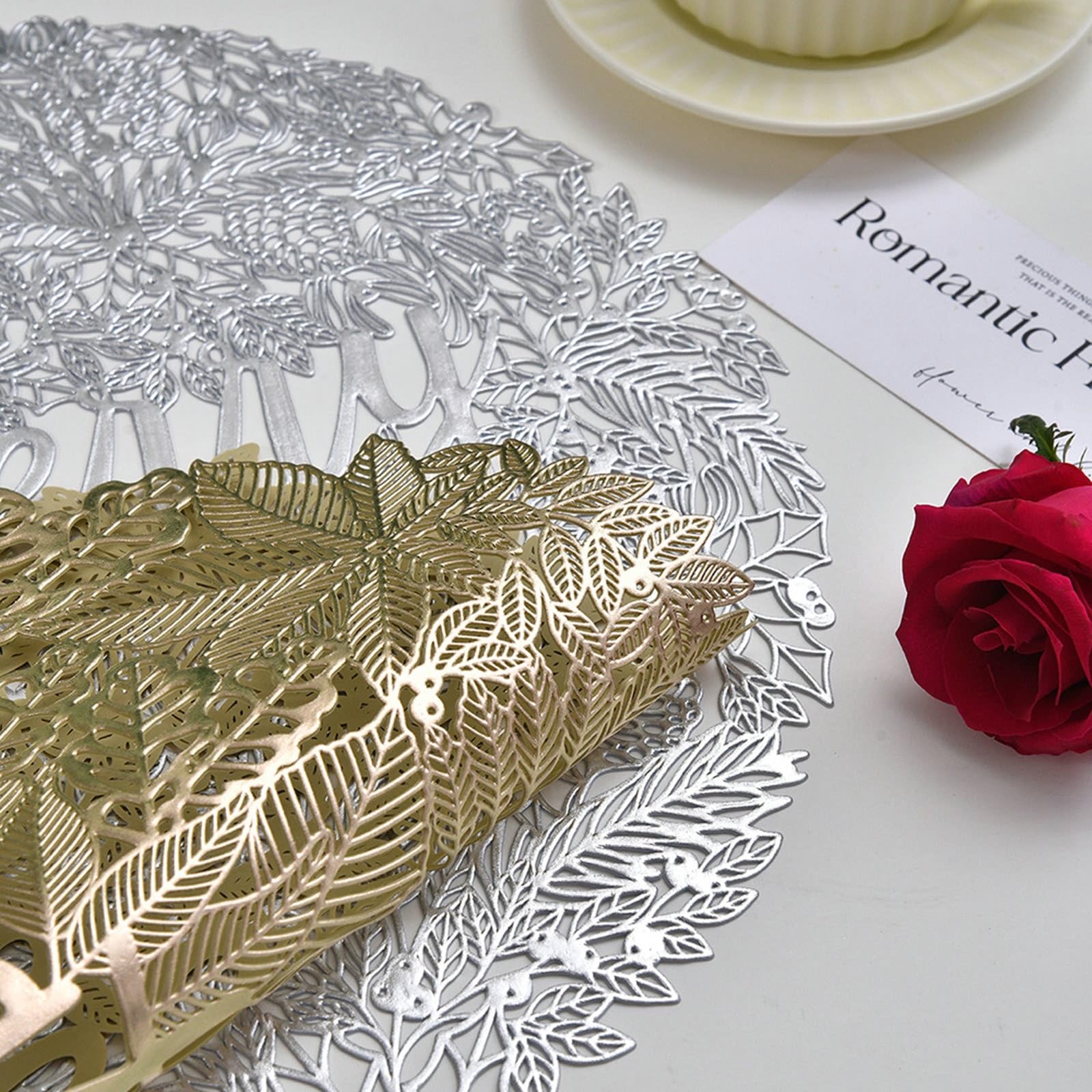 KnSam 10er Tisch-Sets Zum Geburtstag 38cm, Blätter Muster Tischmatten PVC, Abwaschbar Junge Platzset Rund für Küche Restaurant und Hotel, Gold