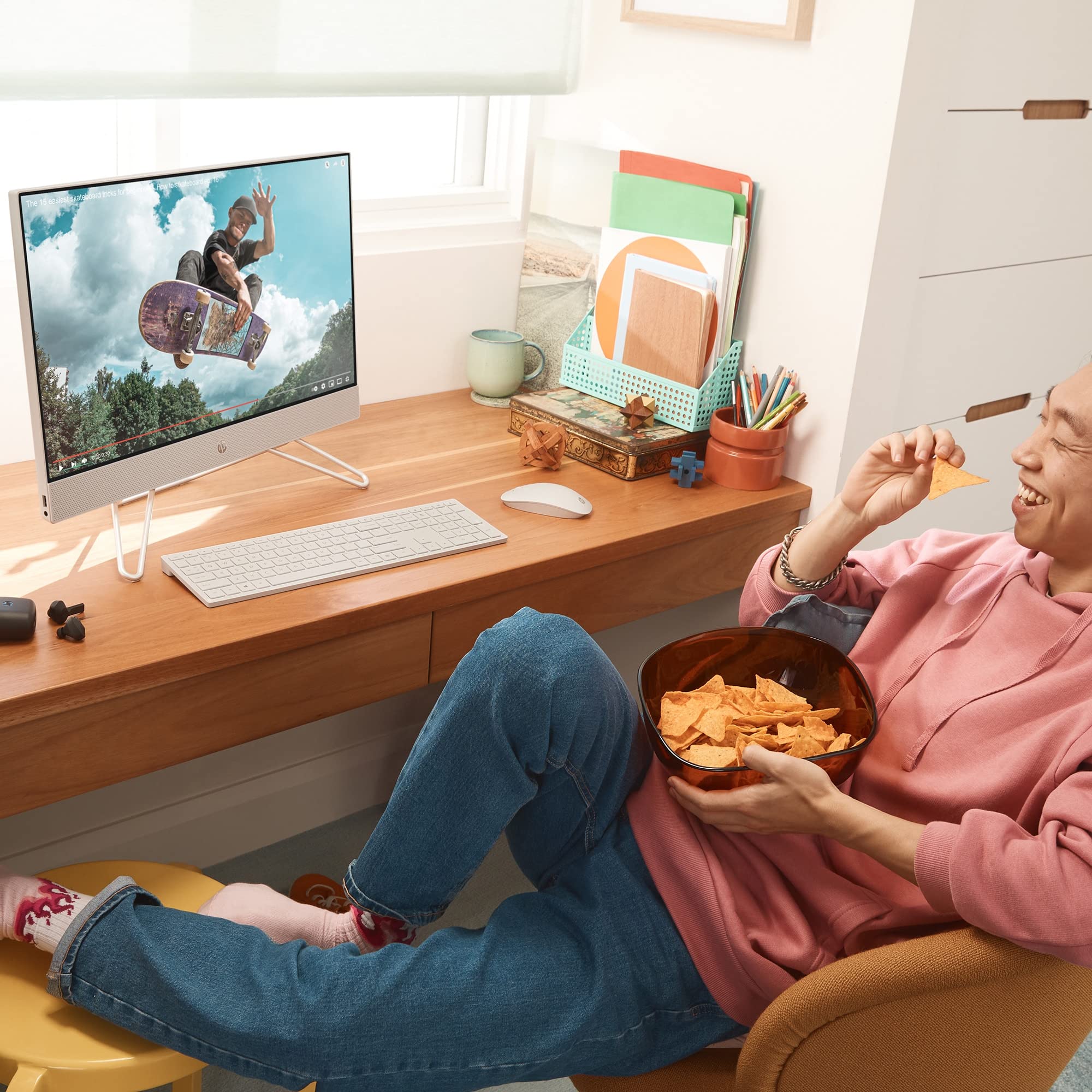 HP All-in-One 24-cb1002ss Todo en Uno - Ordenador de 23,8" Full HD (Intel Core i5-1235U, 16GB RAM, 512GB SSD, Intel Iris Xe Graphics, Windows 11) Blanco - Teclado QWERTY Español