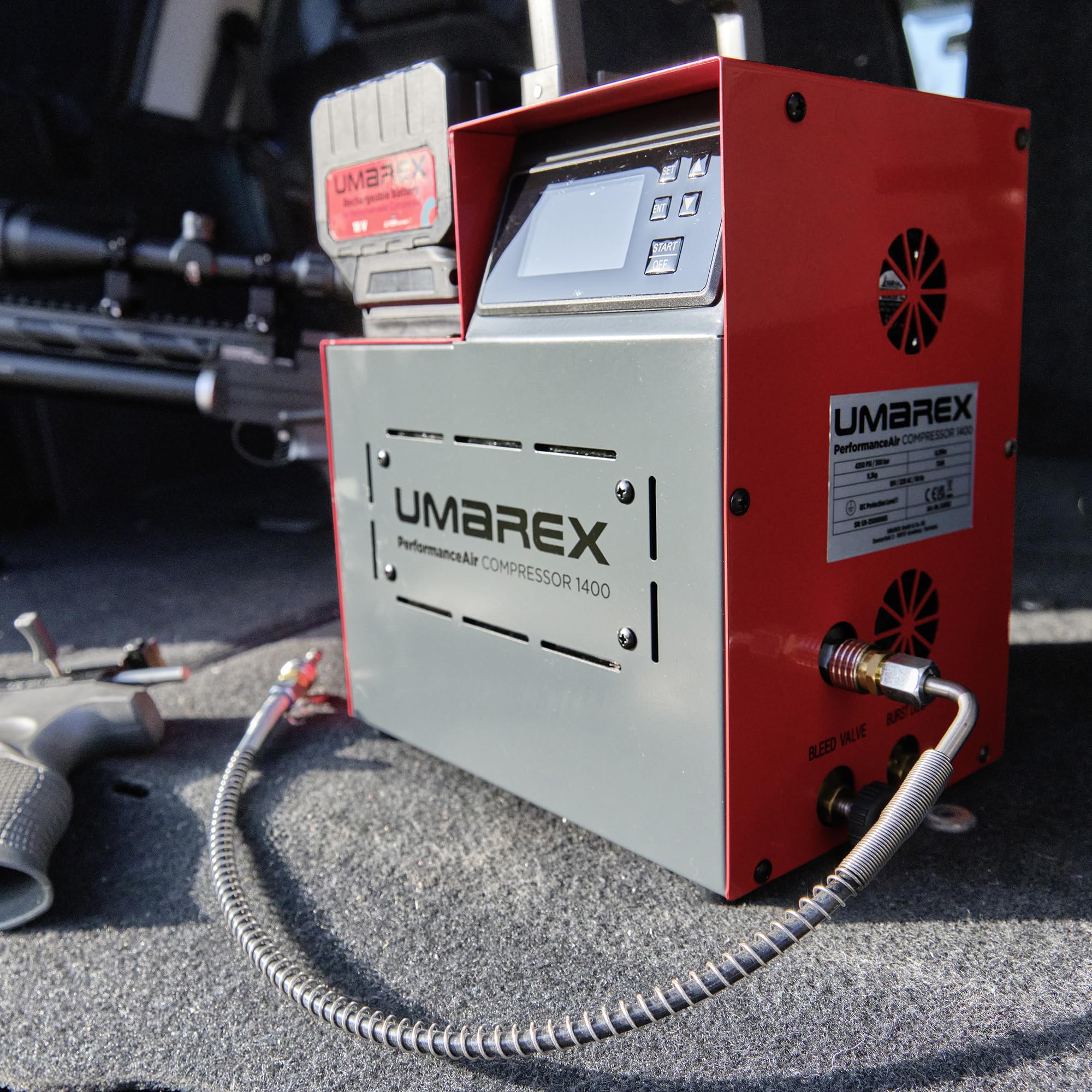 Umarex PerformanceAir 1400 PCP Compressore PCP, compressore portatile ad alta pressione fino a 300 bar, batteria o funzionamento a 230 V, connettore Foster, include 2 batterie agli ioni di litio e