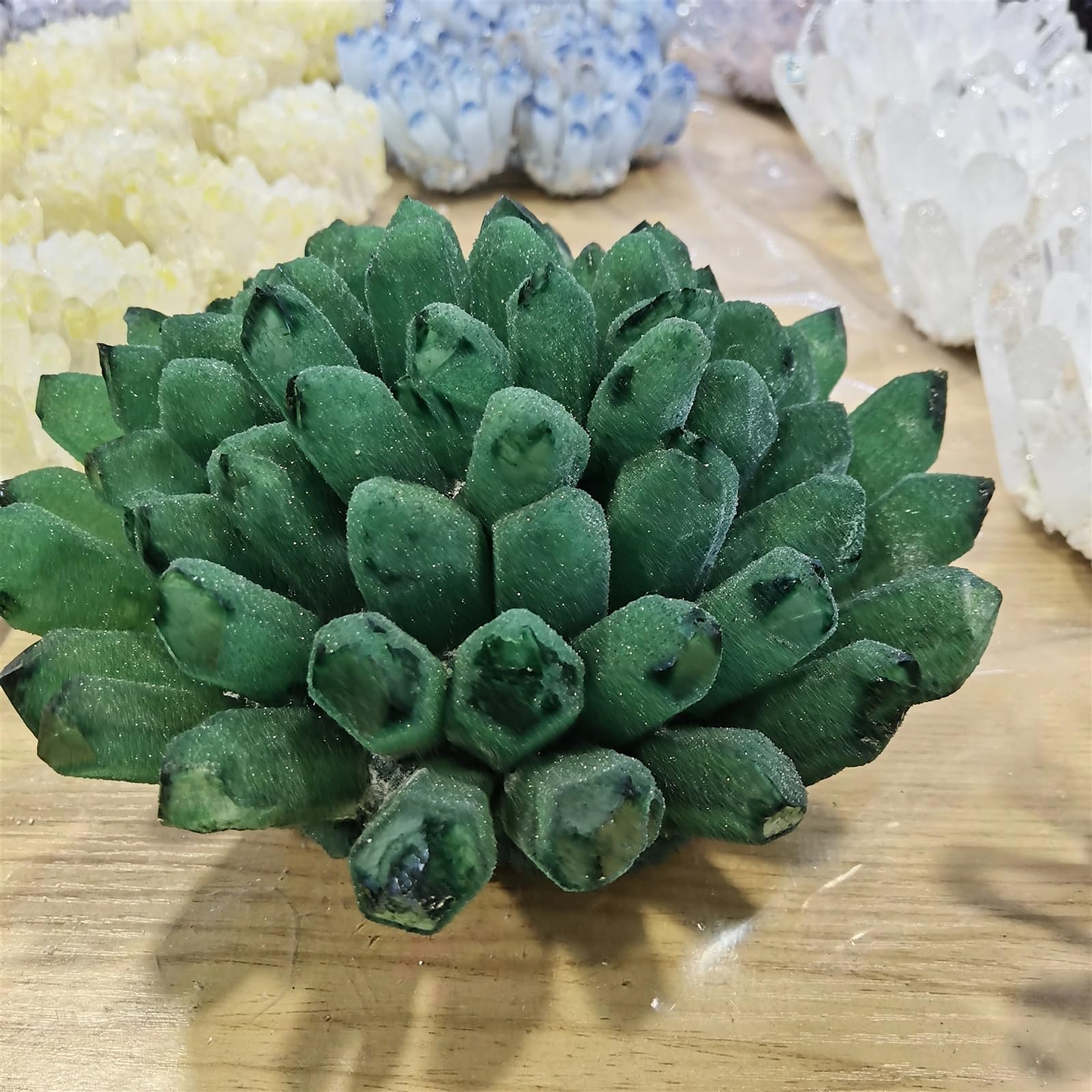 AtkitS Acquario Decorativo a grappolo di Cristal di Quarzo Verde Naturale Fantasma Home Decor(710-800g)