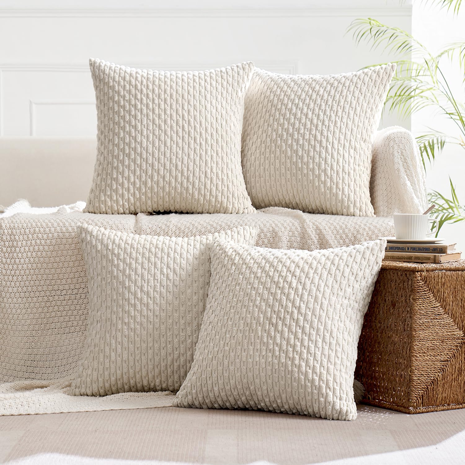 MIULEE 4 Pieces Christmas Decorative Cushion Covers Sofa Cushion Cover Durable Square Modern Soft for Living Room Bedroom Home Chair Cushion 40 x 40 cm White