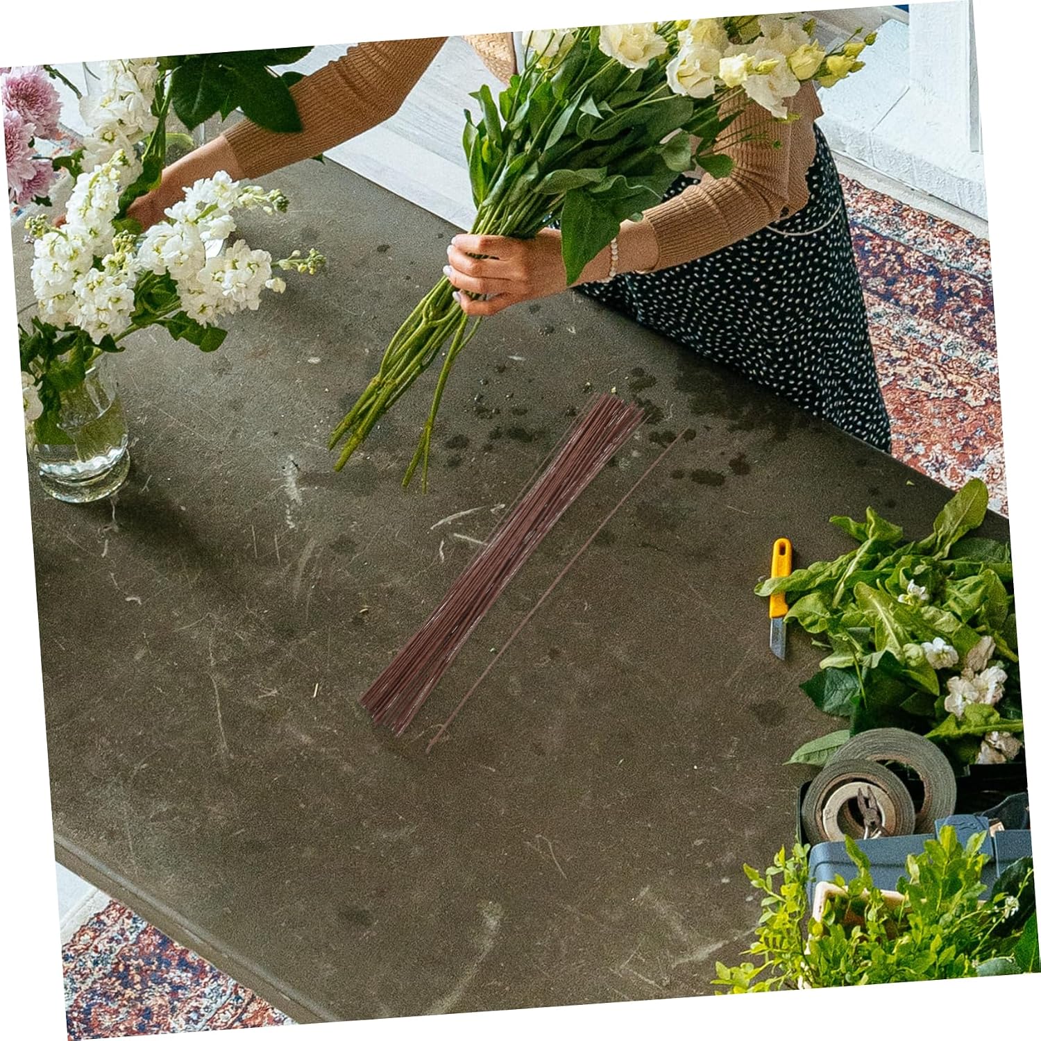 200pcs Paper Wrapped Iron Wire Floral Stem Wire for Crafts Floral Arrangements and Bouquets Flexible Lightweight Malleable Brown for Creative Flower Decoration