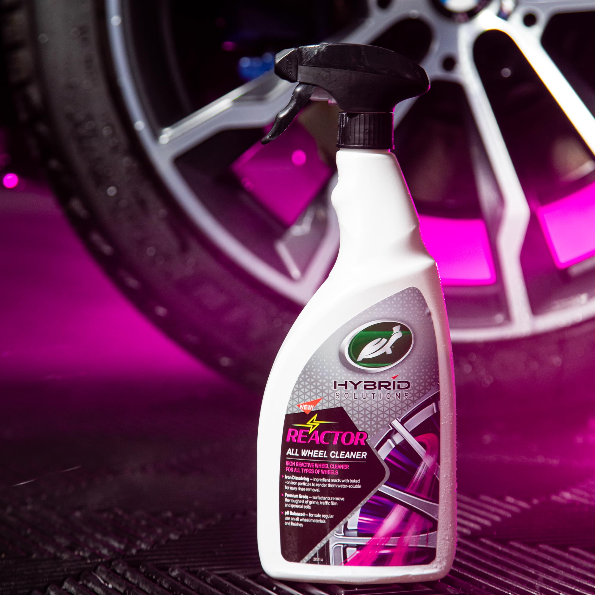 Turtle Wax Reactor Allradreiniger – 2,5 Liter | Schnelle Farbwechsel-Formel – Eisenlöslich, pH-ausgewogener Reifenreiniger – entfernt Bremsstaub, Schmutz und Verkehrsfilm – sicher für alle Radtypen