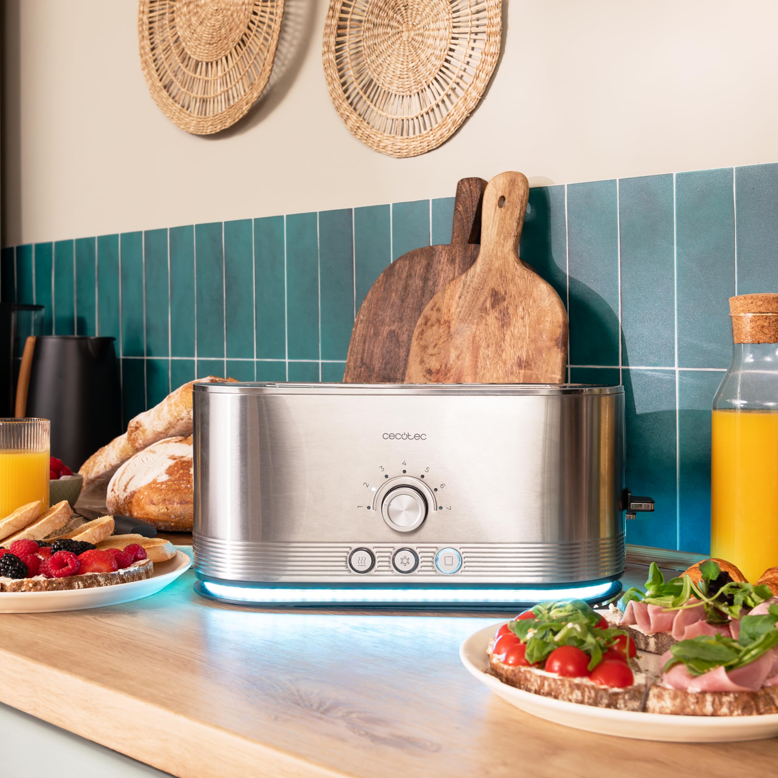 Cecotec Tostapane Verticale in Acciaio con Doppia Fessura Lunga Shine&Toast Extra Double. 1400W, Capacità 4 Toast, Fessure Larghe 3,8cm, Anello Luminoso, 7 Livelli di Tostatura, Aste Superiori