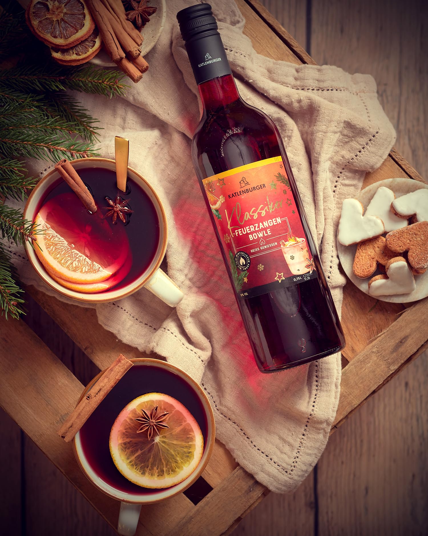 KATLENBURGER - Feuerzangenbowle | Fruchtweinpunsch aus Fruchtwein mit traditionellen Gewürzen. Genieße den heißen Klassiker vom Weihnachtsmarkt auch zuhause. Inhalt: 6x 750ml und 9% vol.