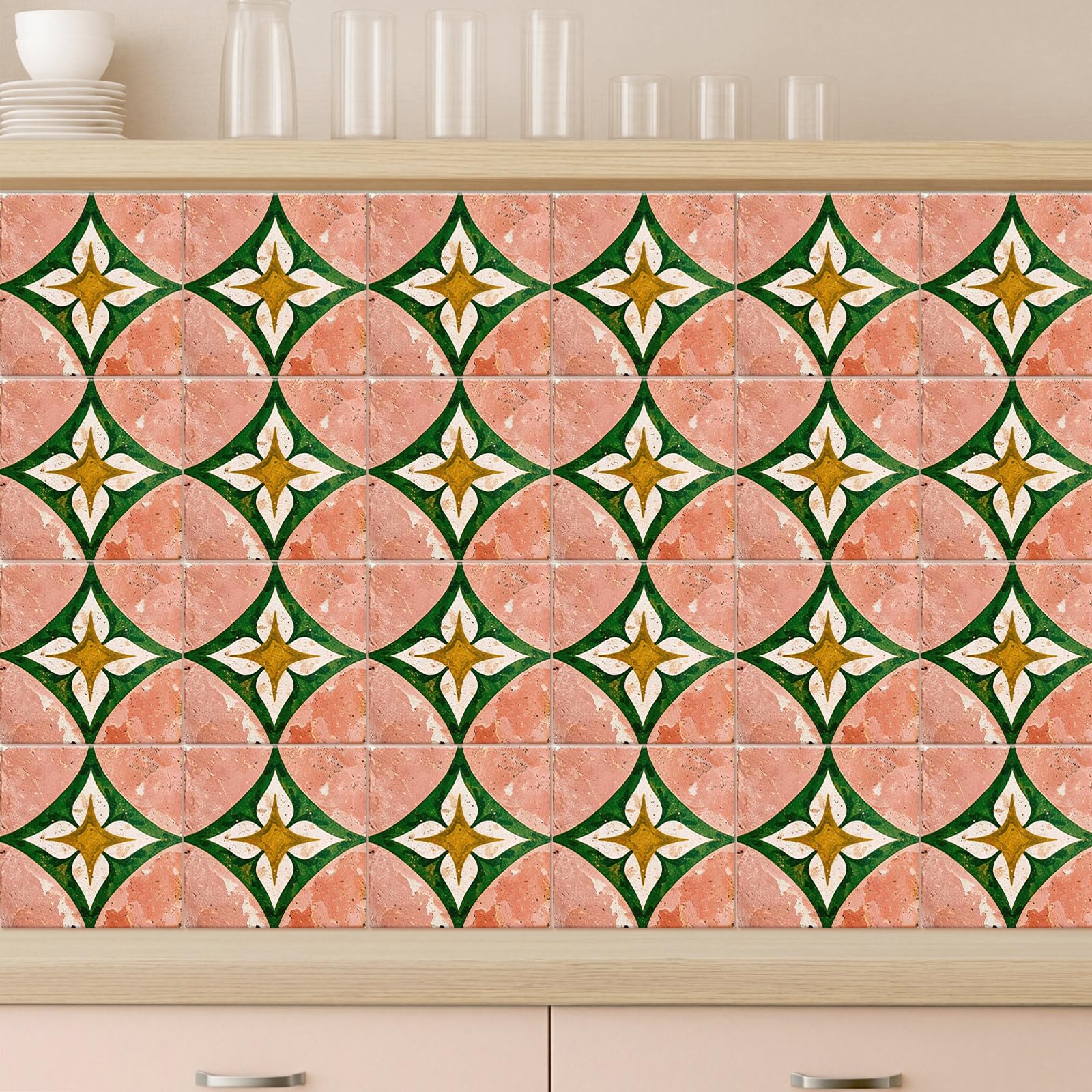Carreaux de carrelage adhésifs pour relooker la crédence de cuisine et les murs de douche