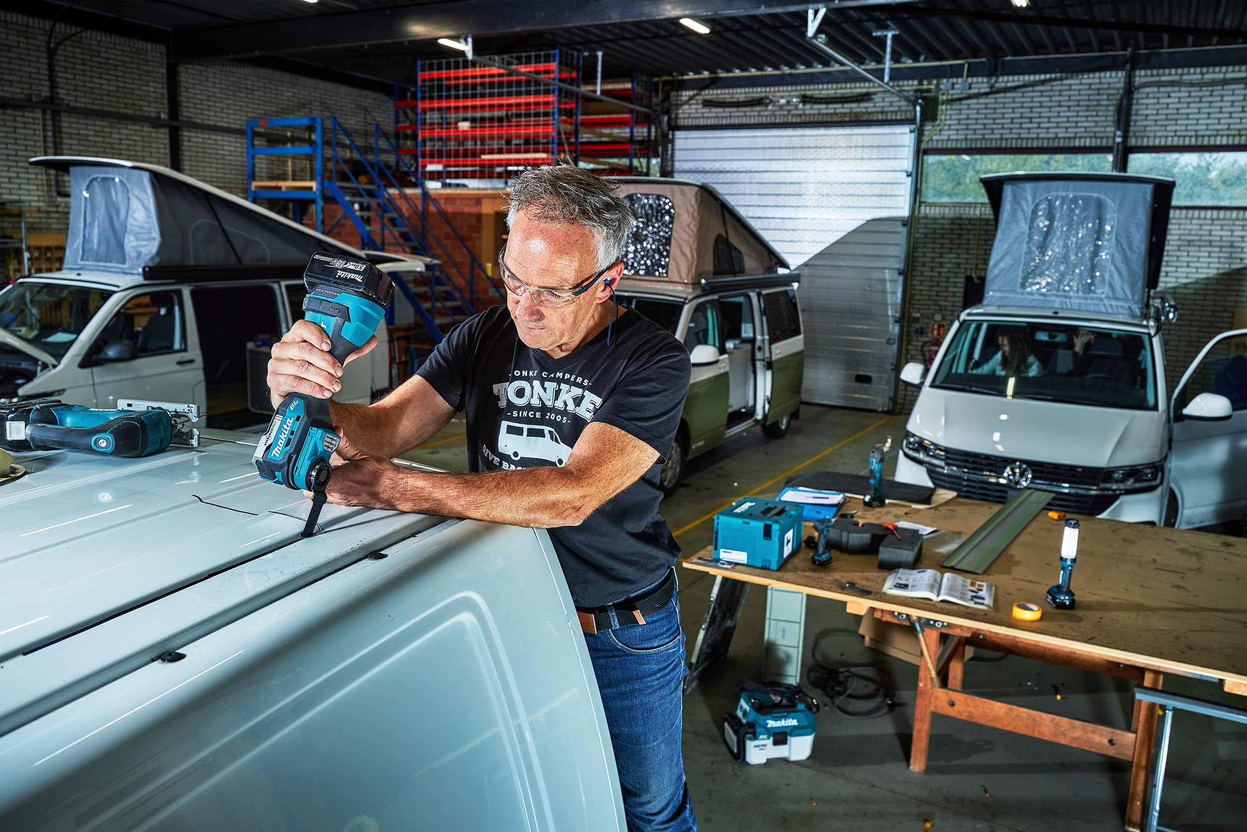 Makita DTM52ZJX2 Akku-Multifunktionswerkzeug 18V + 33-teiliges Zubehör-Set im MAKPAC (ohne Ladegerät + Akku)
