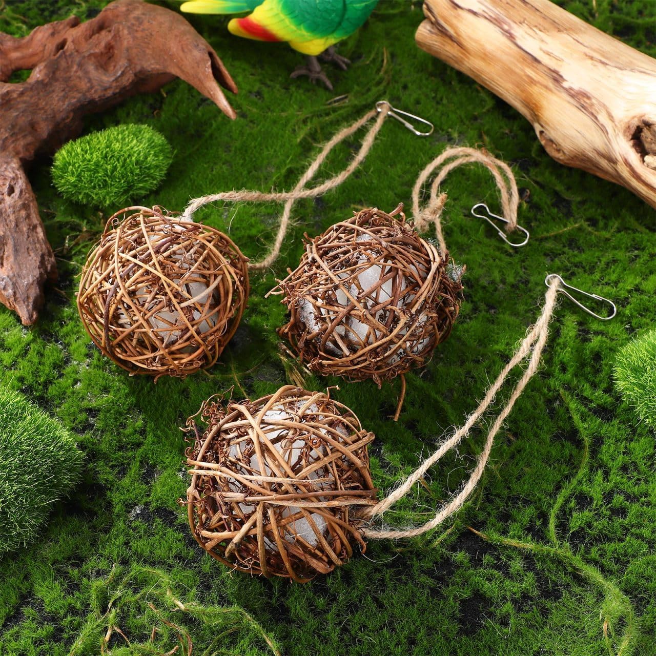 Yardwe Hummingbird Nesting Machine Set of 3 with Nesting Material Outdoor Hanging Bird Nest Decor for Garden and Backyard Wildlife Suitable for Hummingbirds and Small Birds