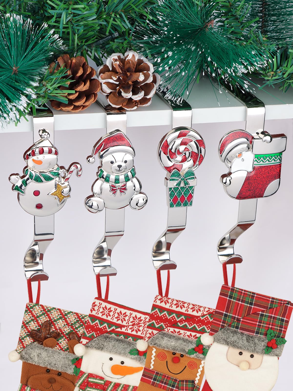Kalolary Portacalze di Natale per Camino, 4 Pezzi Ganci Antiscivolo per Calze Natalizie, Babbo Natale, Pupazzo di Neve, Orso, Lecca-lecca - Ganci di Metallo per Decorazione