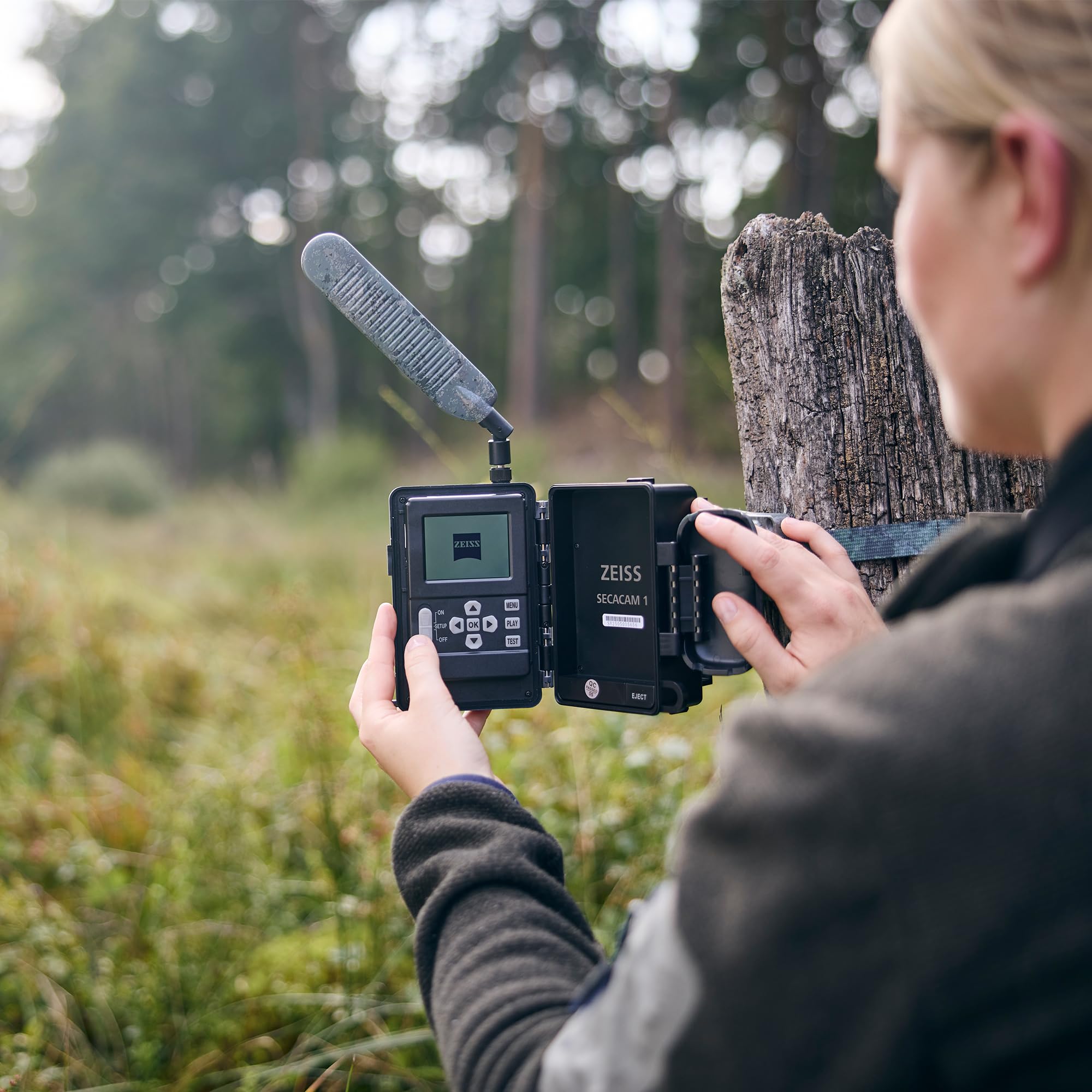 Zeiss Secacam 1 60° - Wildkamera mit Handyübertragung App, mit SIM Karte, mit Bewegungsmelder Nachtsicht, Überwachungskamera aussen, App-Steuerung, 3MP (bis 24MP interpoliert), 20m Reichweite
