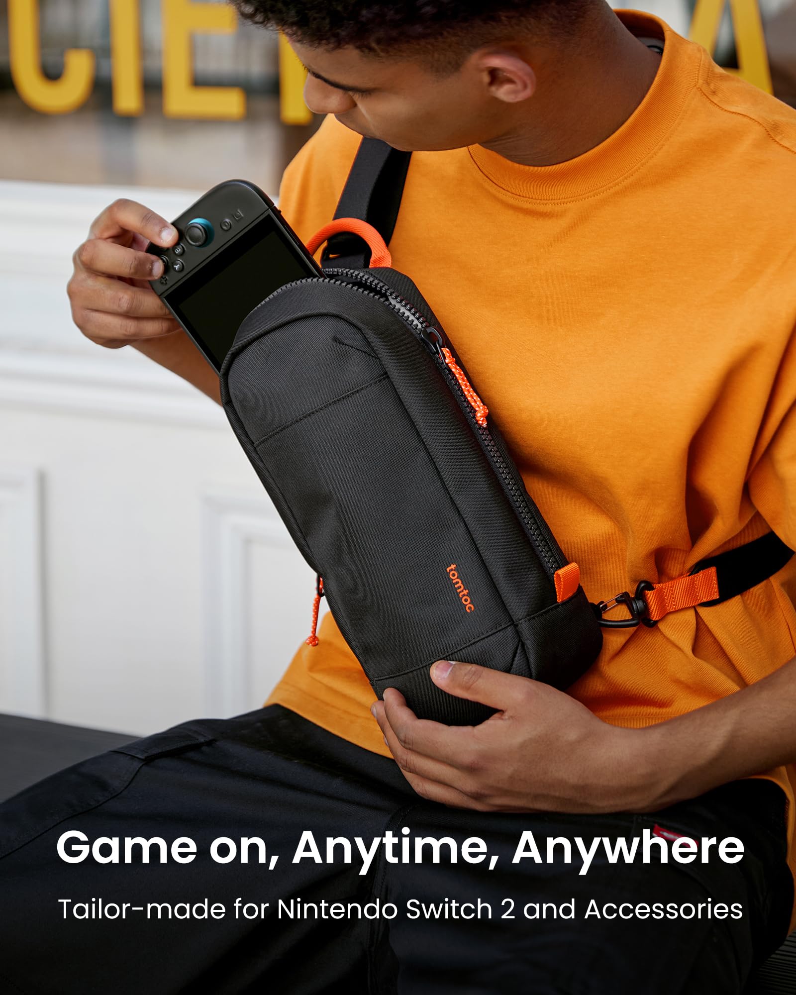 tomtoc Sling Crossbody Bag for Nintendo Switch 2, ochronna przenośna torba podróżna na klatkę piersiową do gier z 8 gniazdami na wkłady do gier, ładowarką i akcesoriami, Czarny
